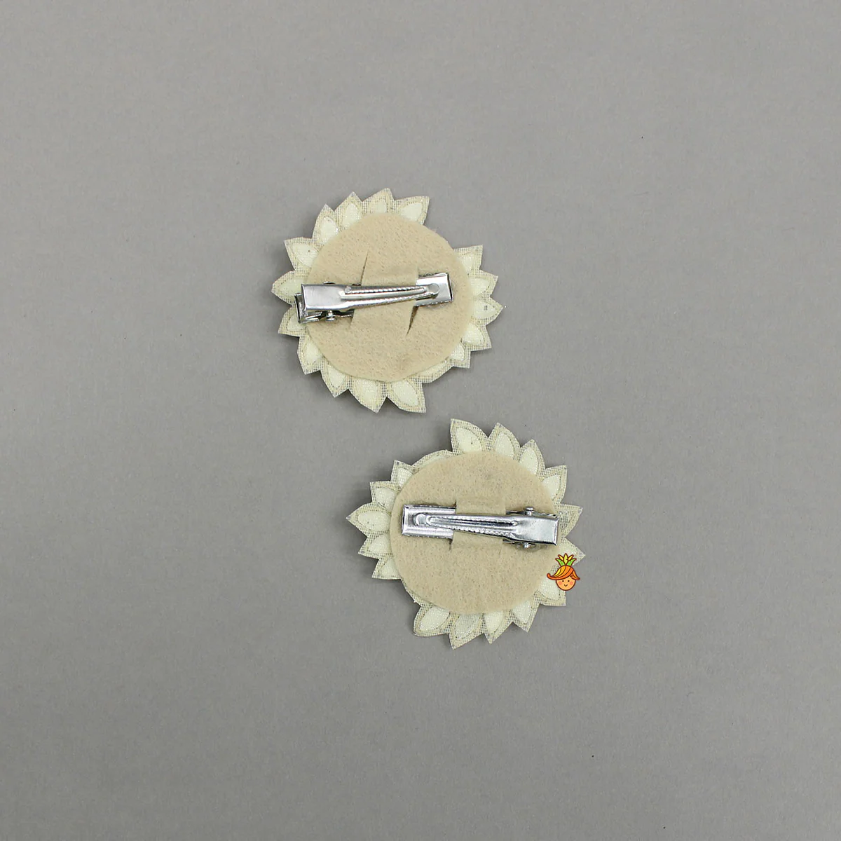 Ethnic Floral Embellished Hair Clips - Image 2