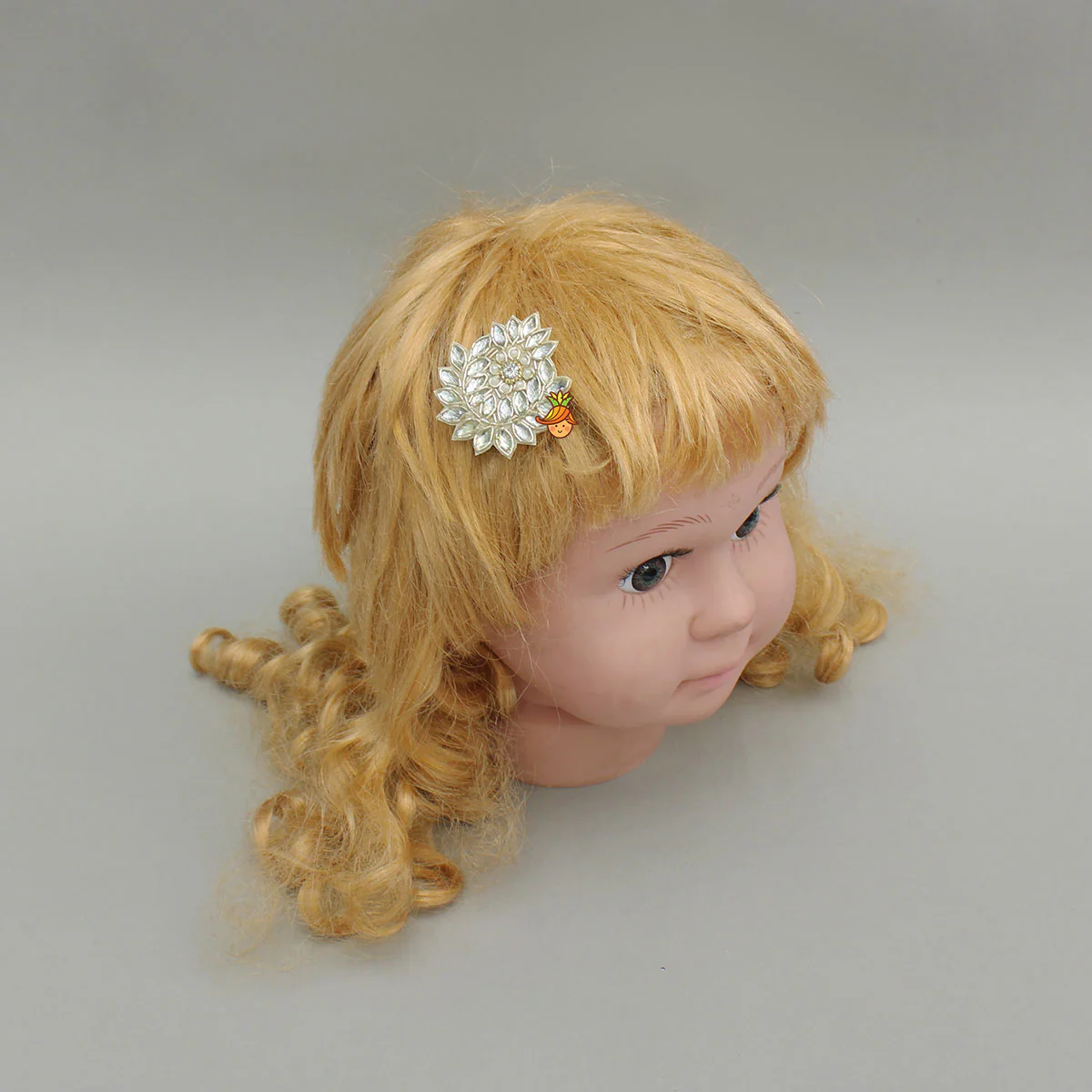 Ethnic Floral Embellished Hair Clips - Image 4