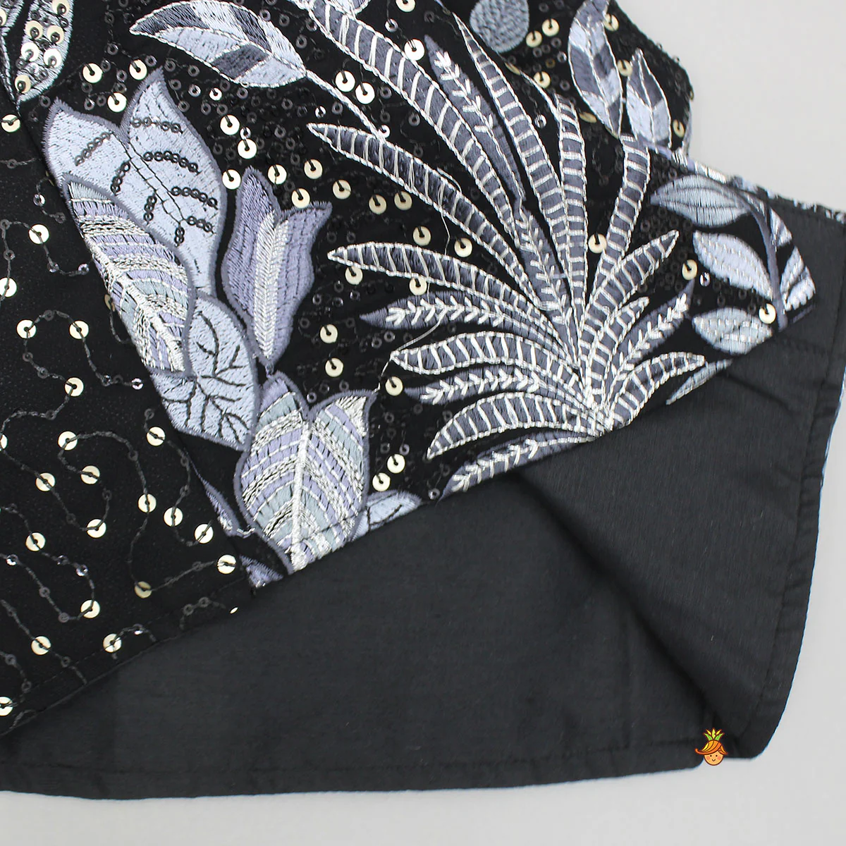 Elegant Kurta And Floral Embroidered Jacket With Pyjama - Image 8