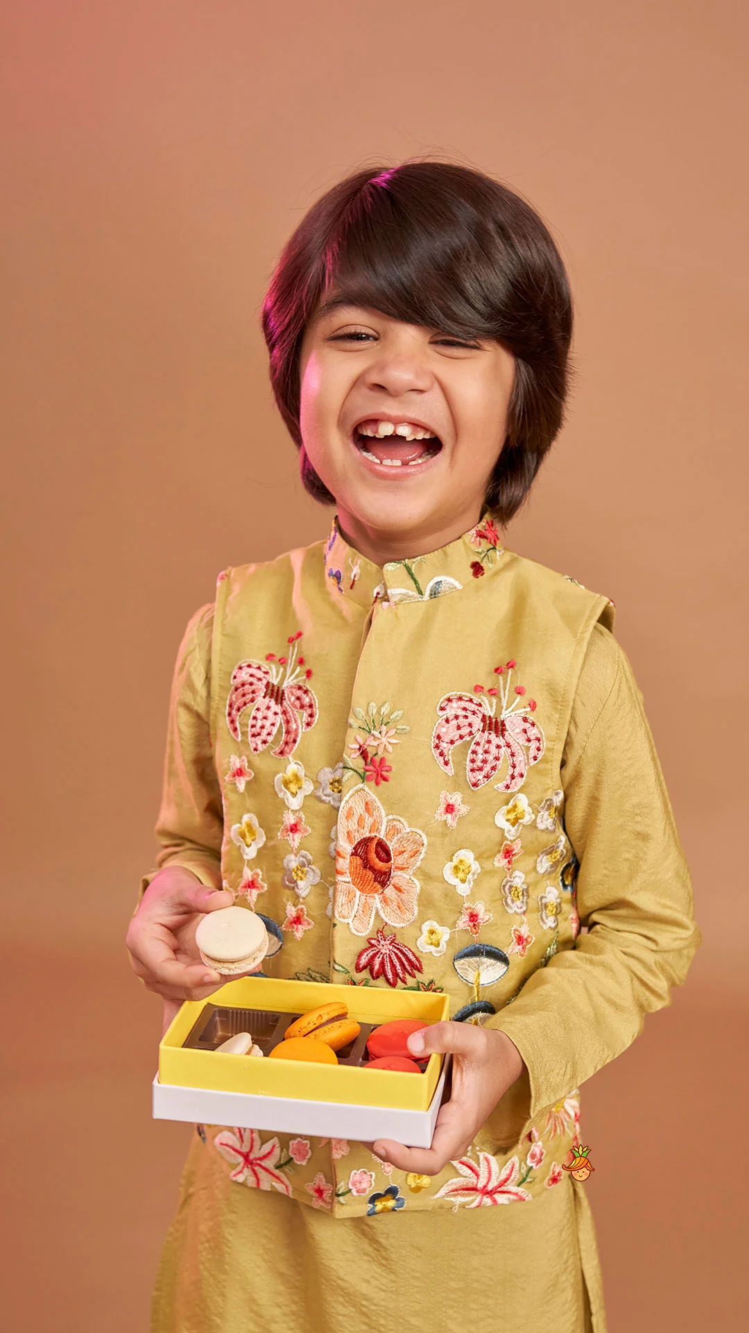 Ethnic Kurta And Floral Embroidered Jacket With Pyjama - Image 6