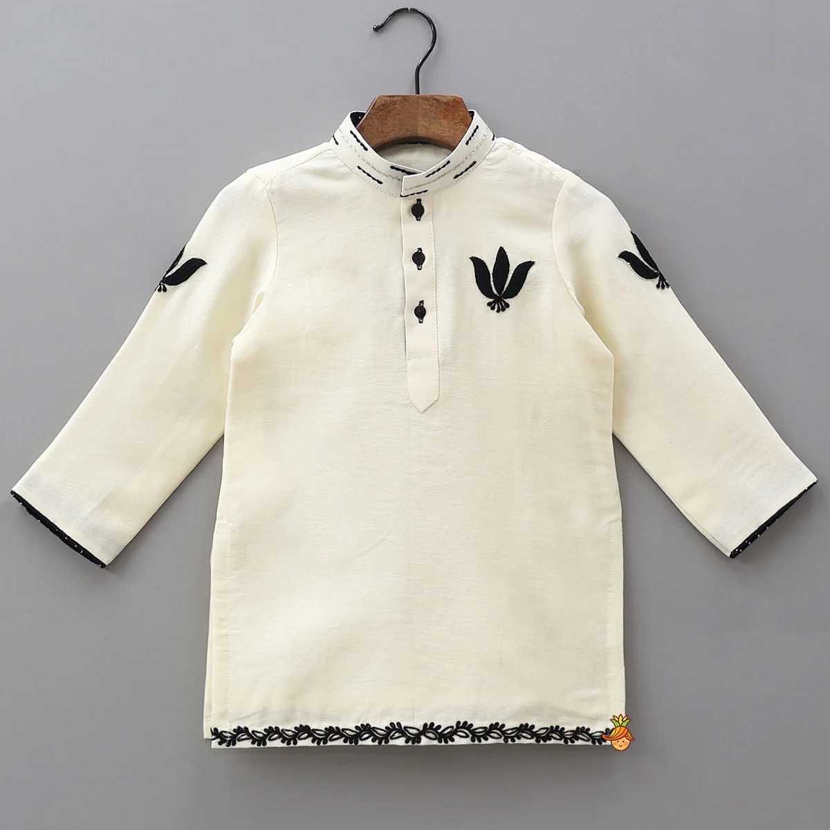 Ethnic Kurta And Salwar With Contrasting Stole - Image 4