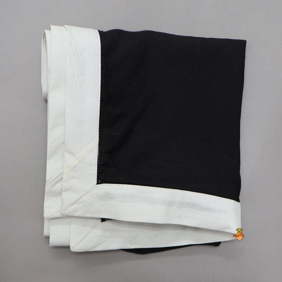 Ethnic Kurta And Salwar With Contrasting Stole - Image 7