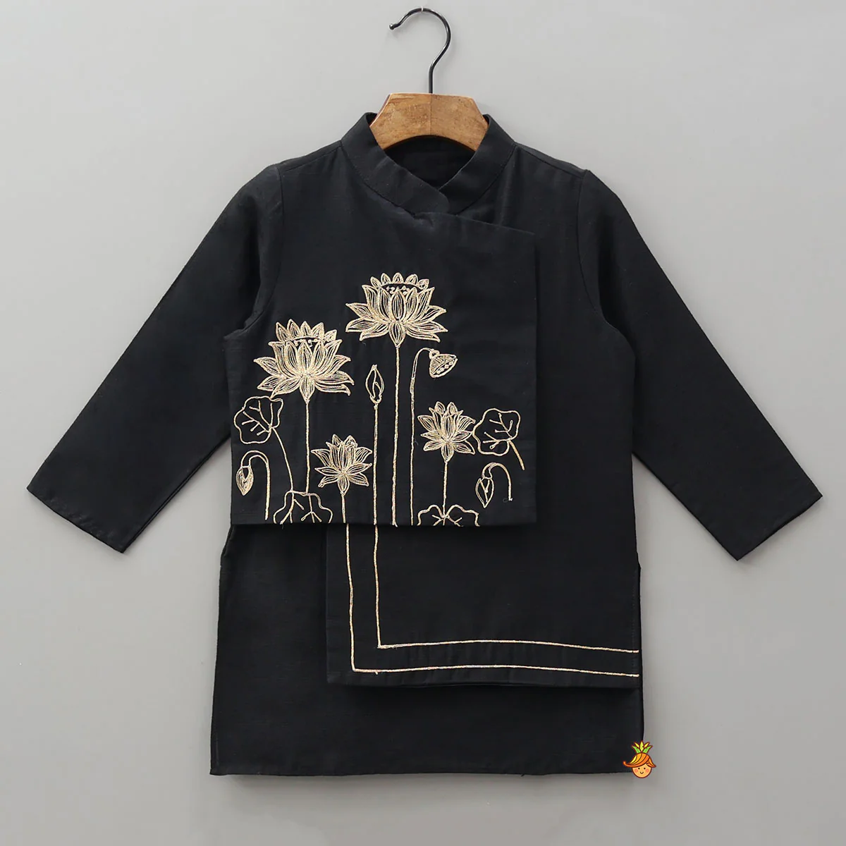 Ethnic Kurta With Embroidered Flap And Pyjama - Image 3