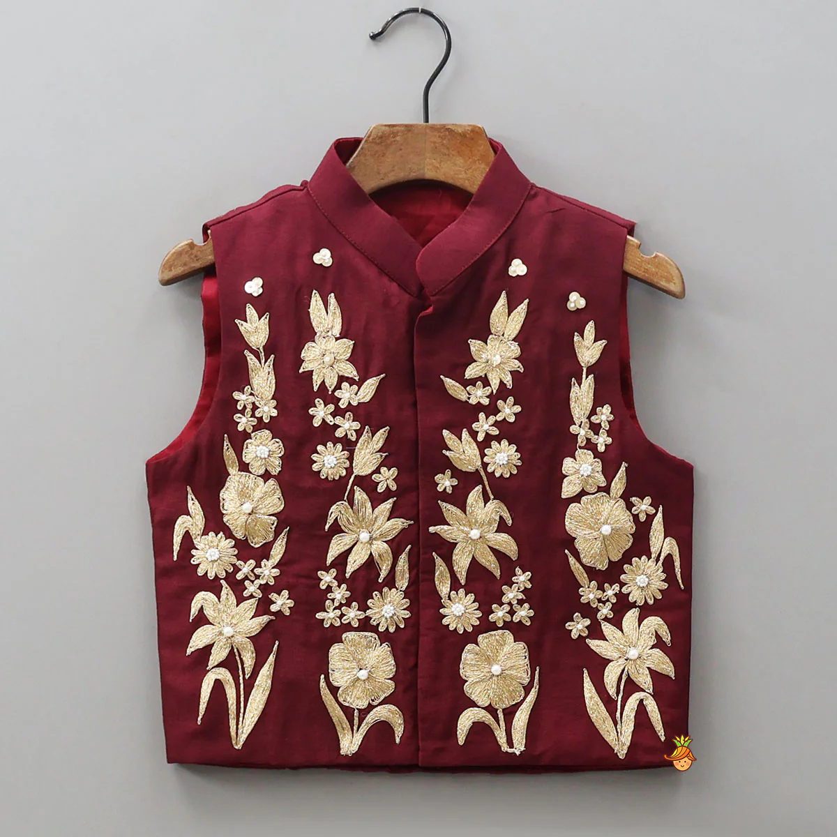Ethnic Kurta With Embroidered Jacket And Pyjama - Image 6