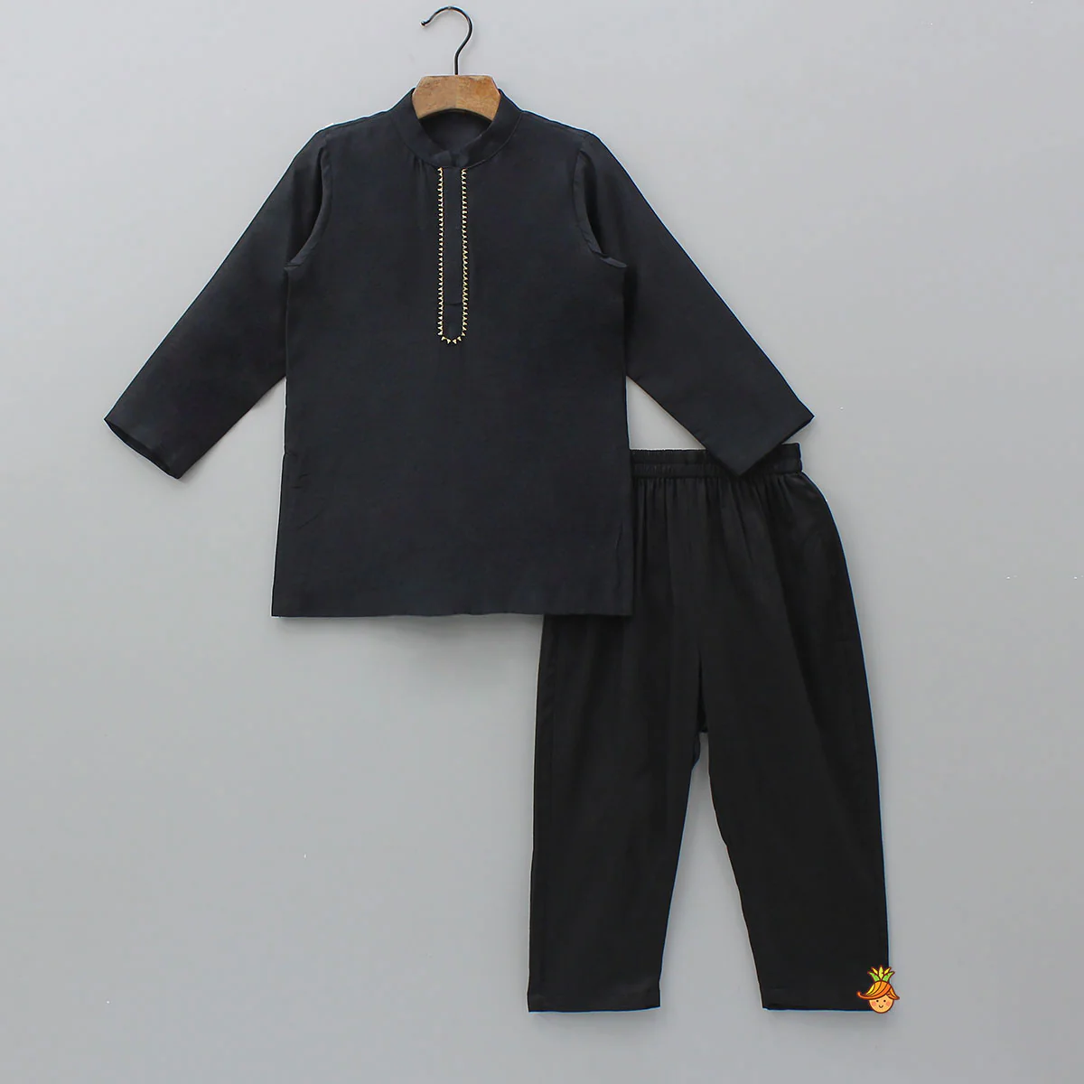 Ethnic Kurta With Hand-Sequins Embroidered Jacket And Pyjama - Image 3