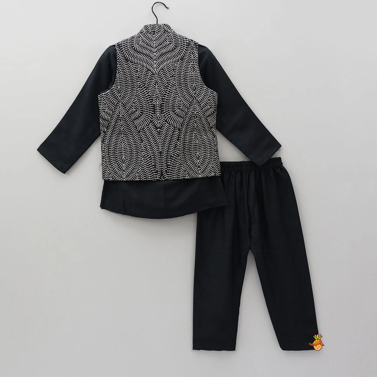Ethnic Kurta With Heavy Embroidered Asymmetric Jacket And Pyjama - Image 2