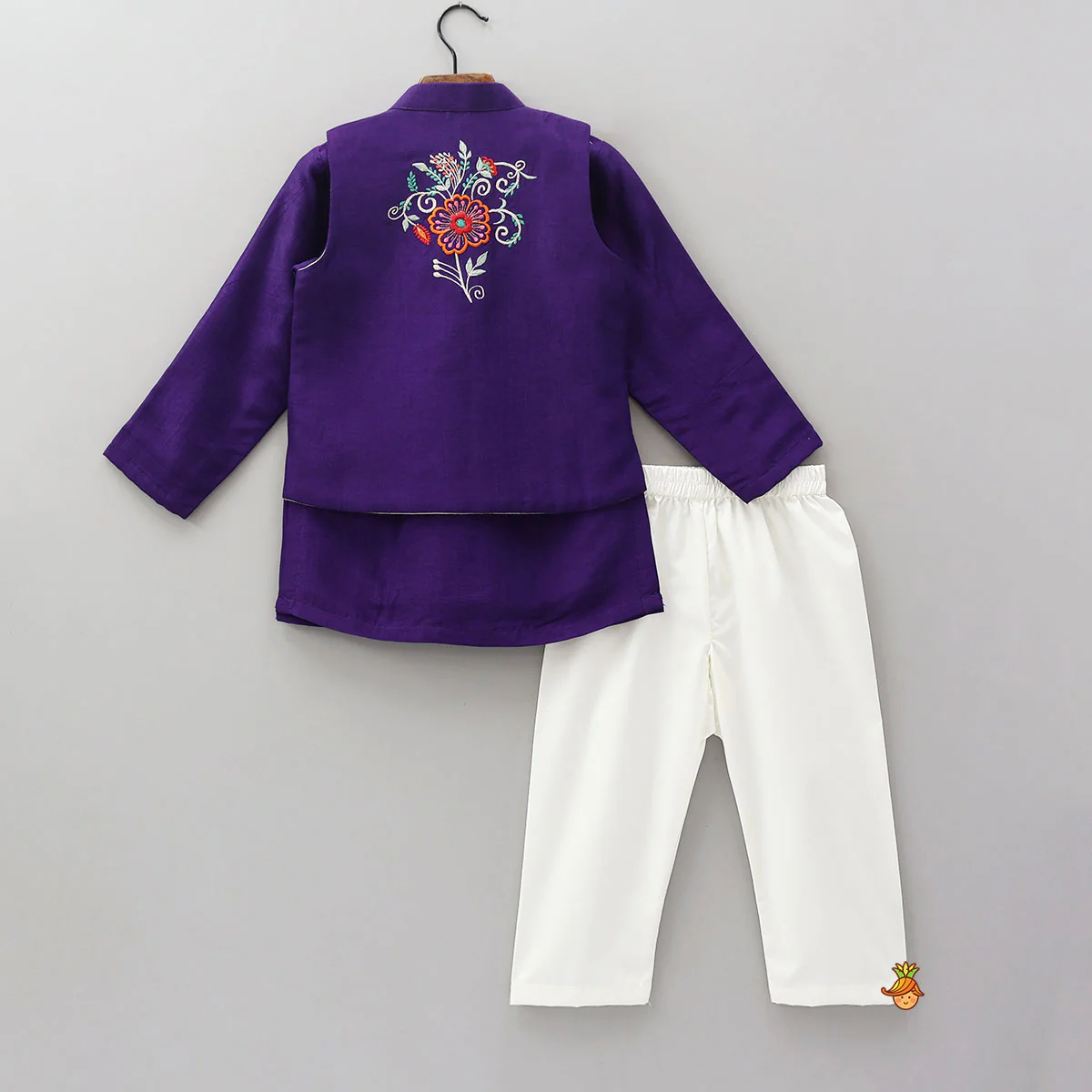 Ethnic Kurta With Thread Embroidered Front Open Jacket And Pyjama - Image 2