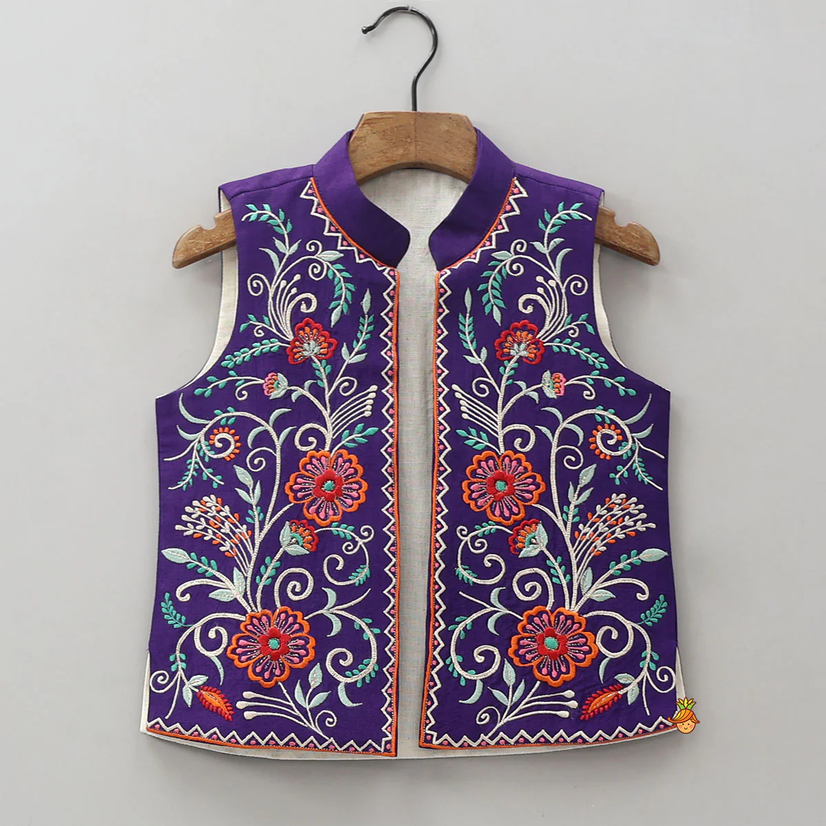 Ethnic Kurta With Thread Embroidered Front Open Jacket And Pyjama - Image 6