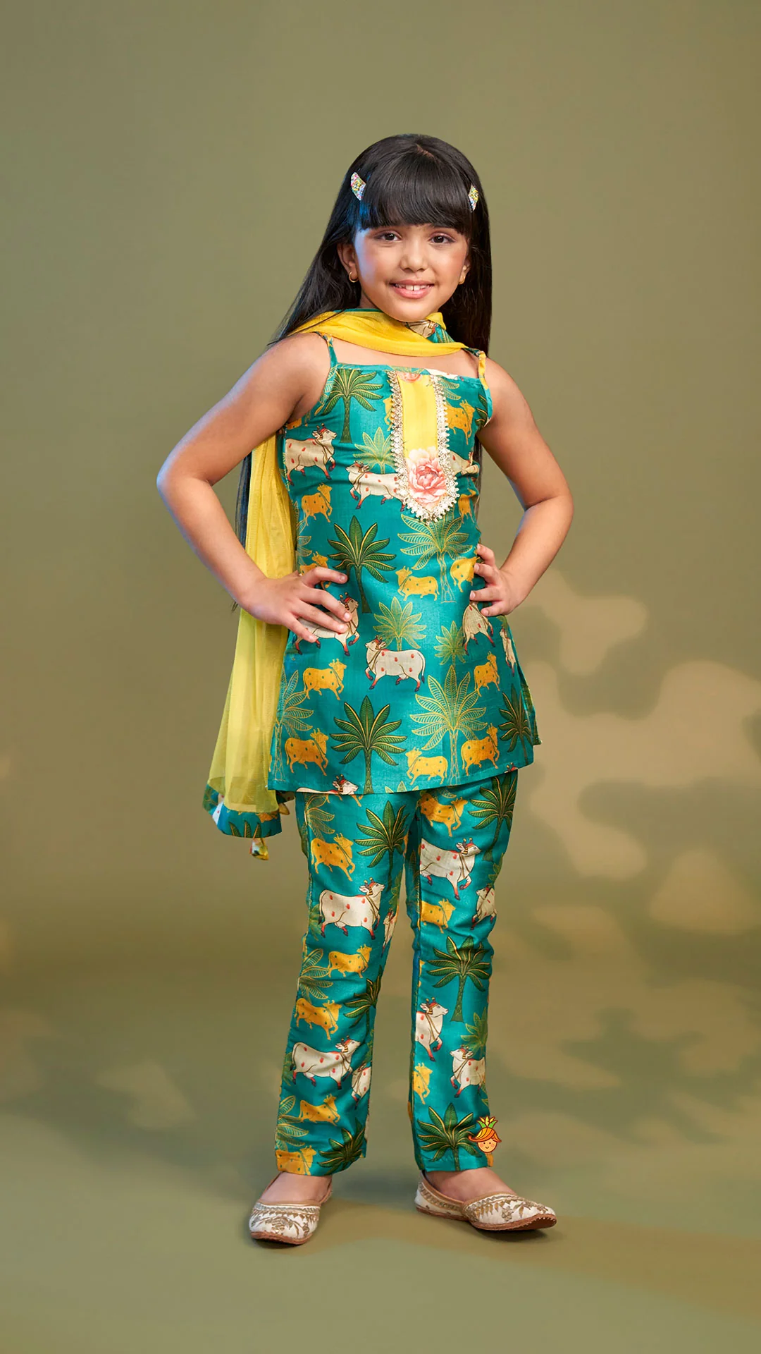 Ethnic Printed Kurti And Pant With Net Dupatta - Image 2