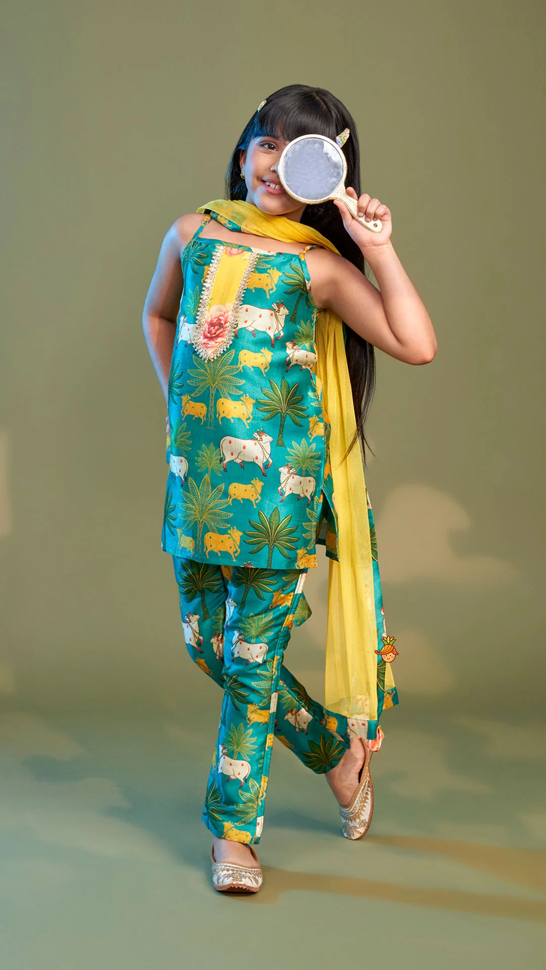 Ethnic Printed Kurti And Pant With Net Dupatta - Image 5