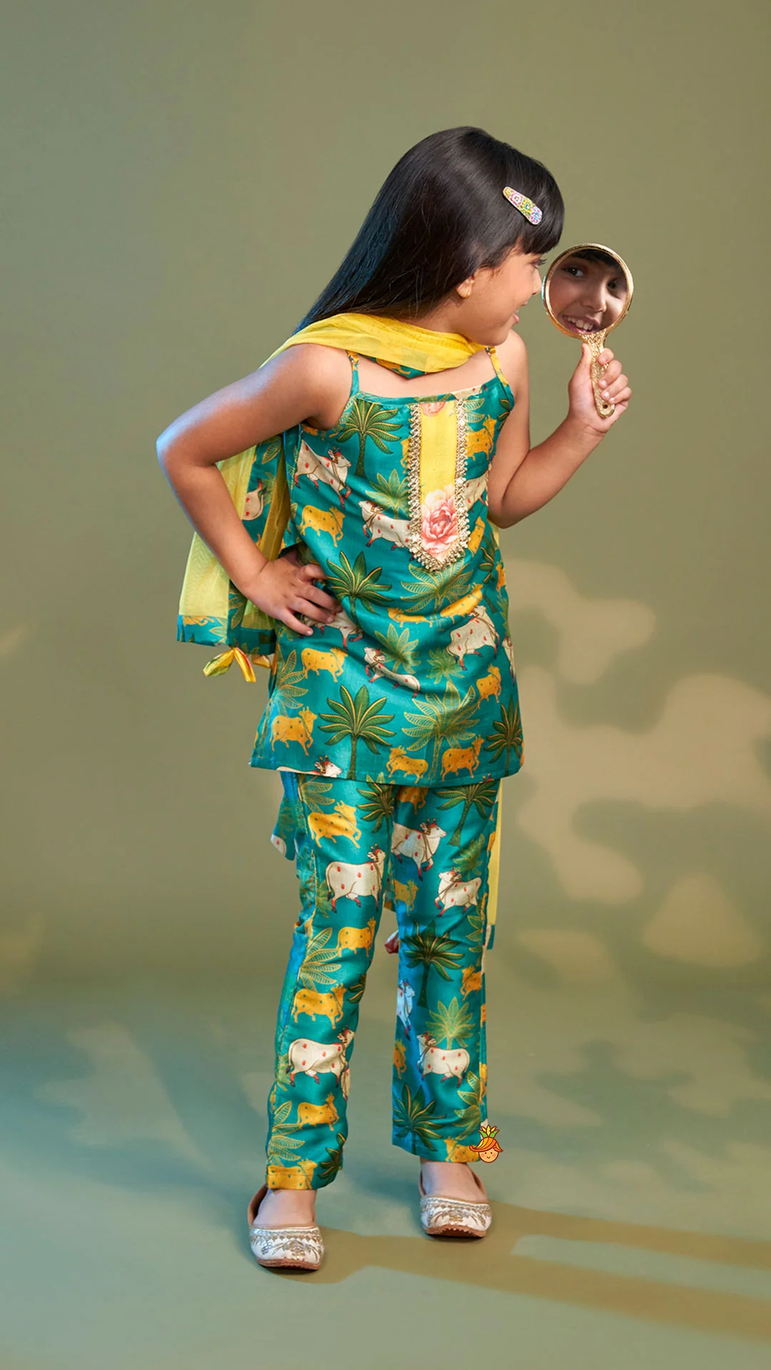 Ethnic Printed Kurti And Pant With Net Dupatta - Image 6