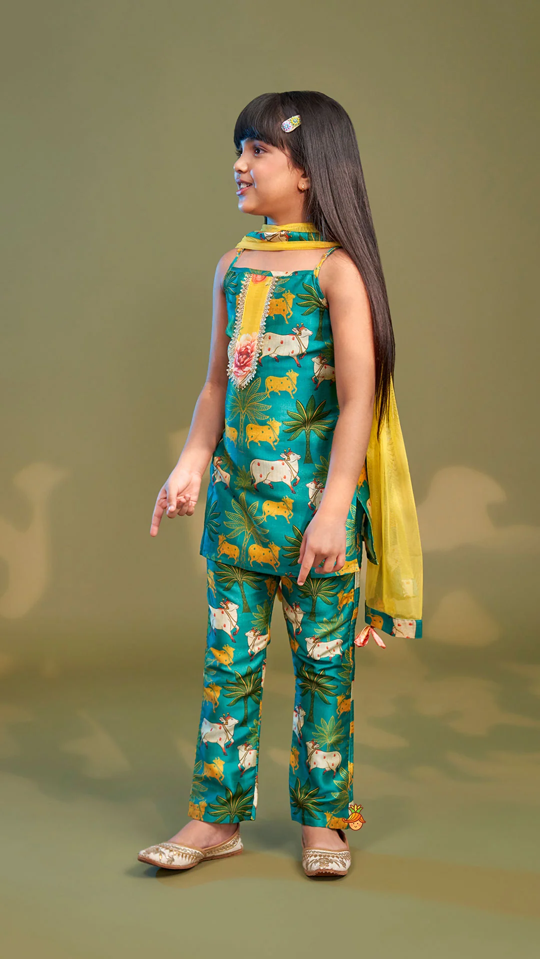 Ethnic Printed Kurti And Pant With Net Dupatta - Image 7