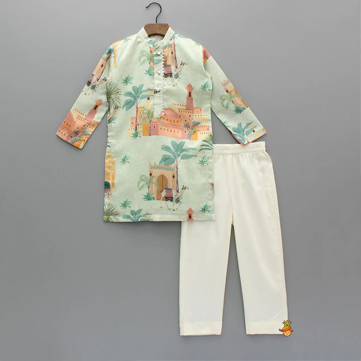 Exquisite Ethnic Print Kurta With Pyjama