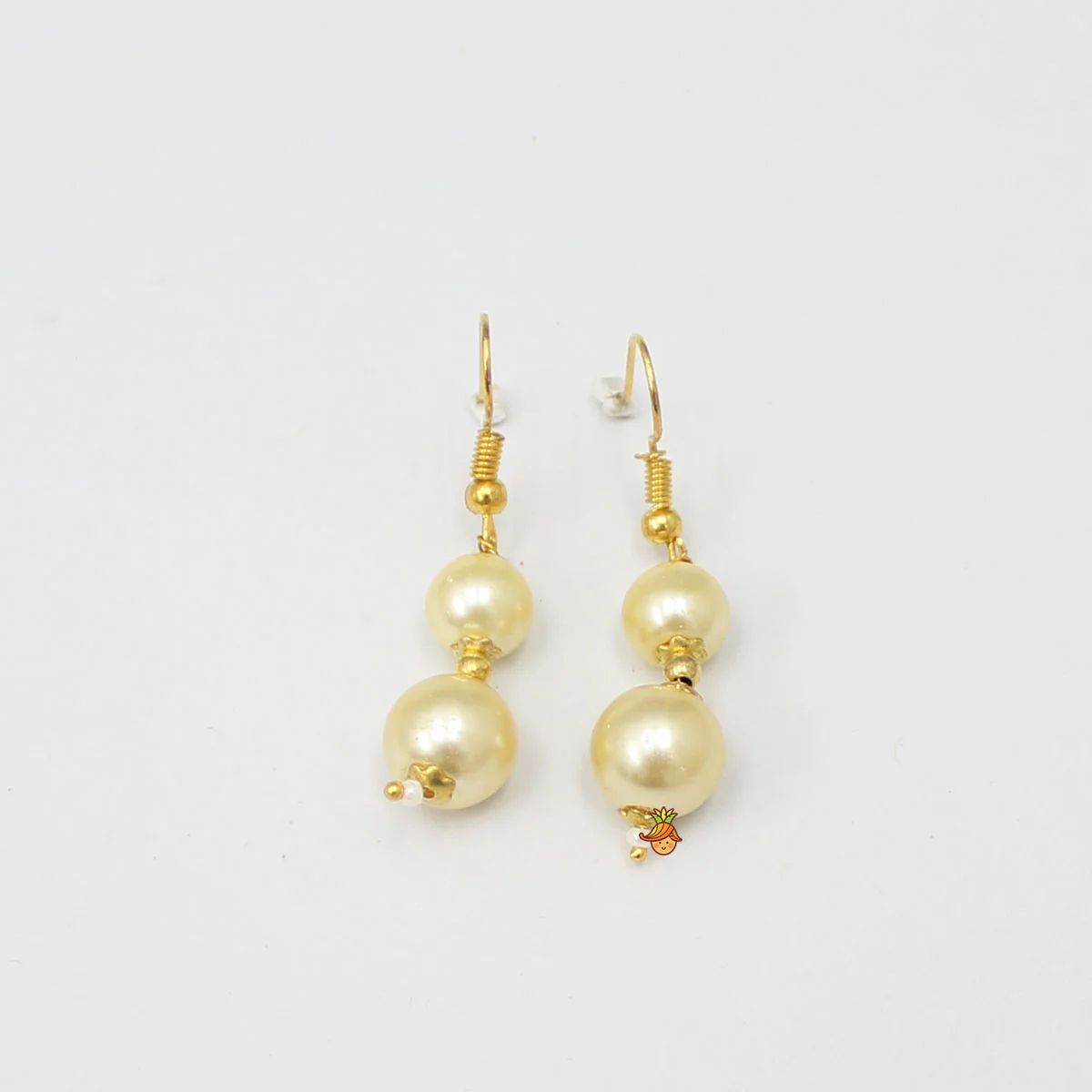 Exquisite Multistranded Pearly Necklace With Earrings - Image 4