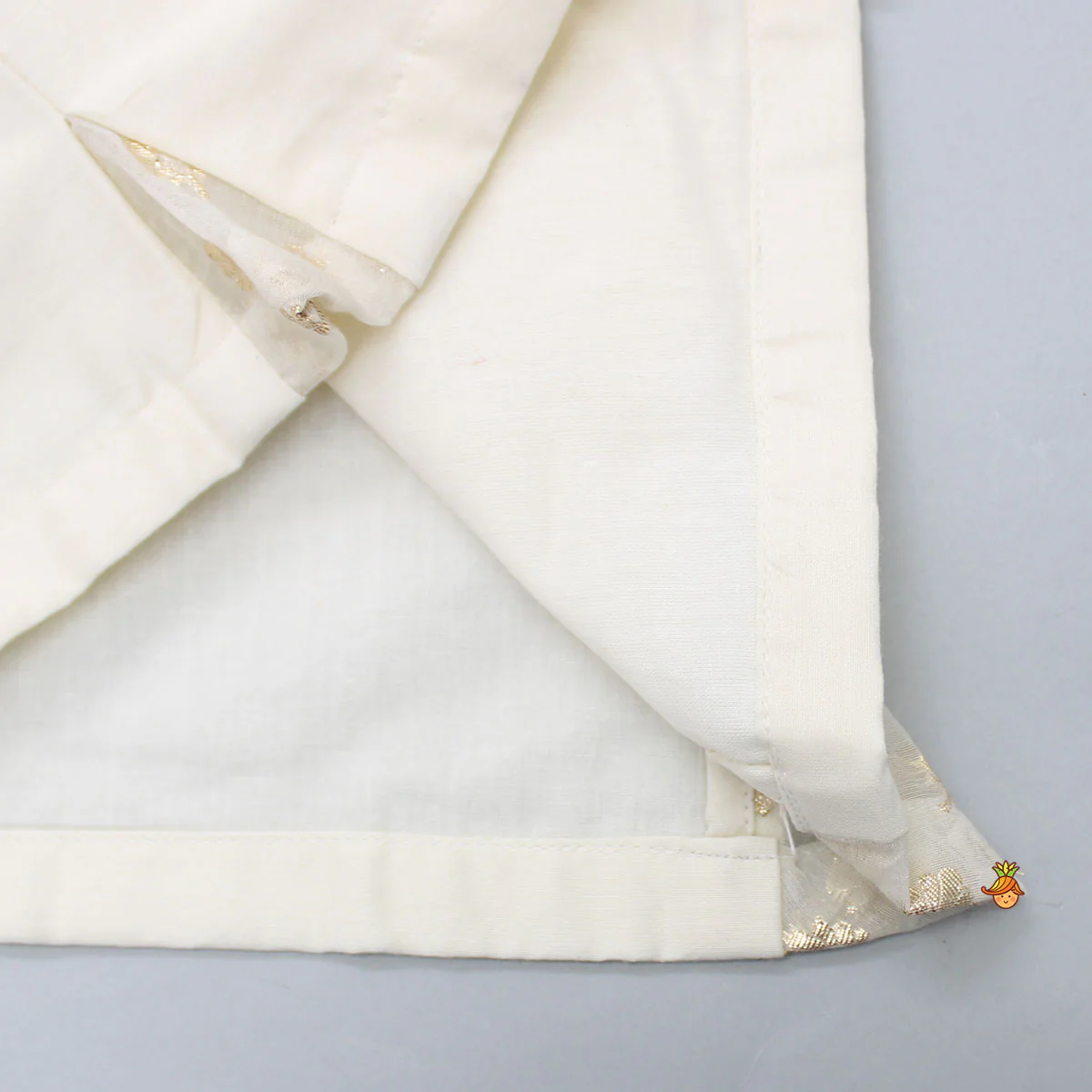 Exquisite Off White Shirt And Stitched Lungi With Shawl - Image 6
