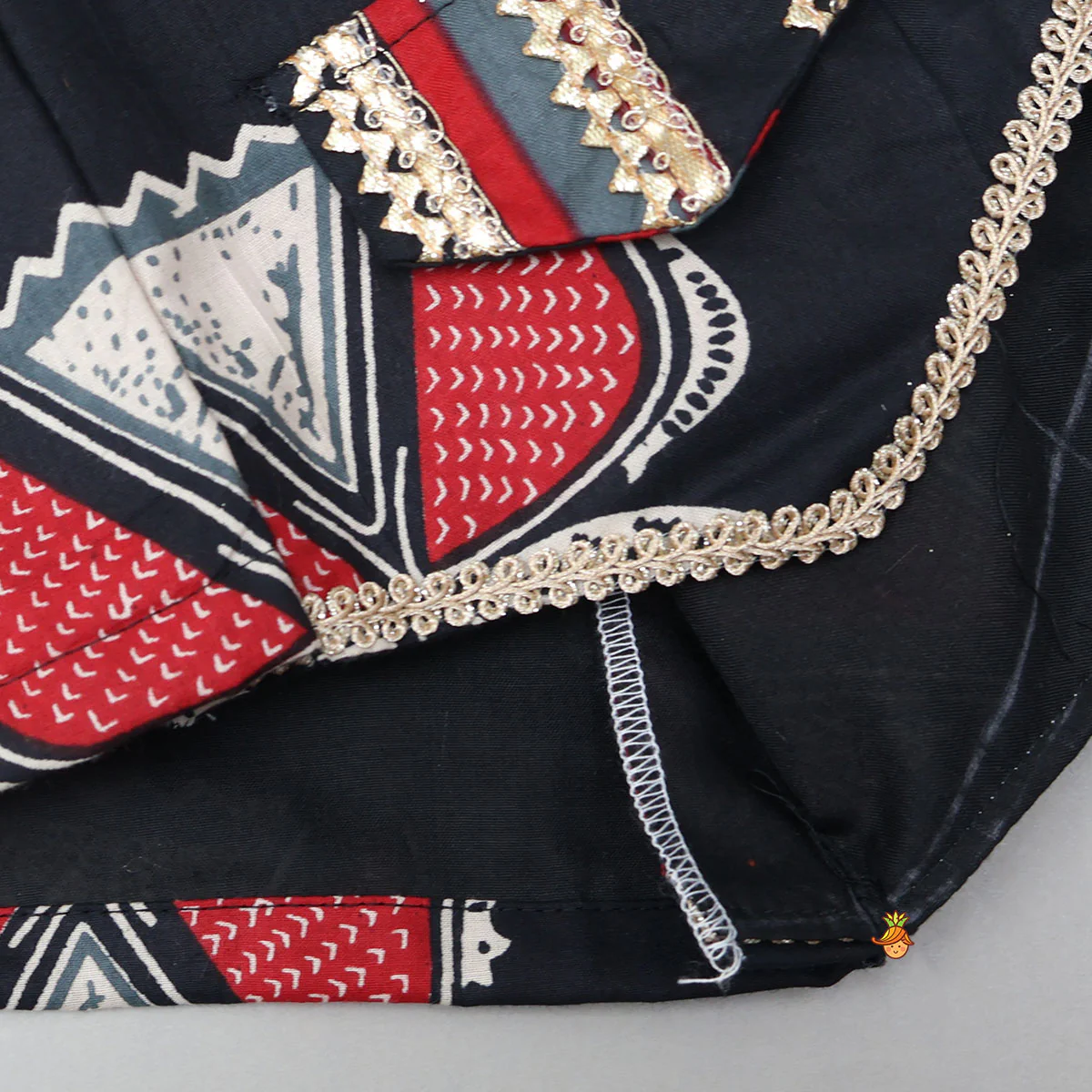 Faux Pocket Printed Top And Lehenga - Image 5