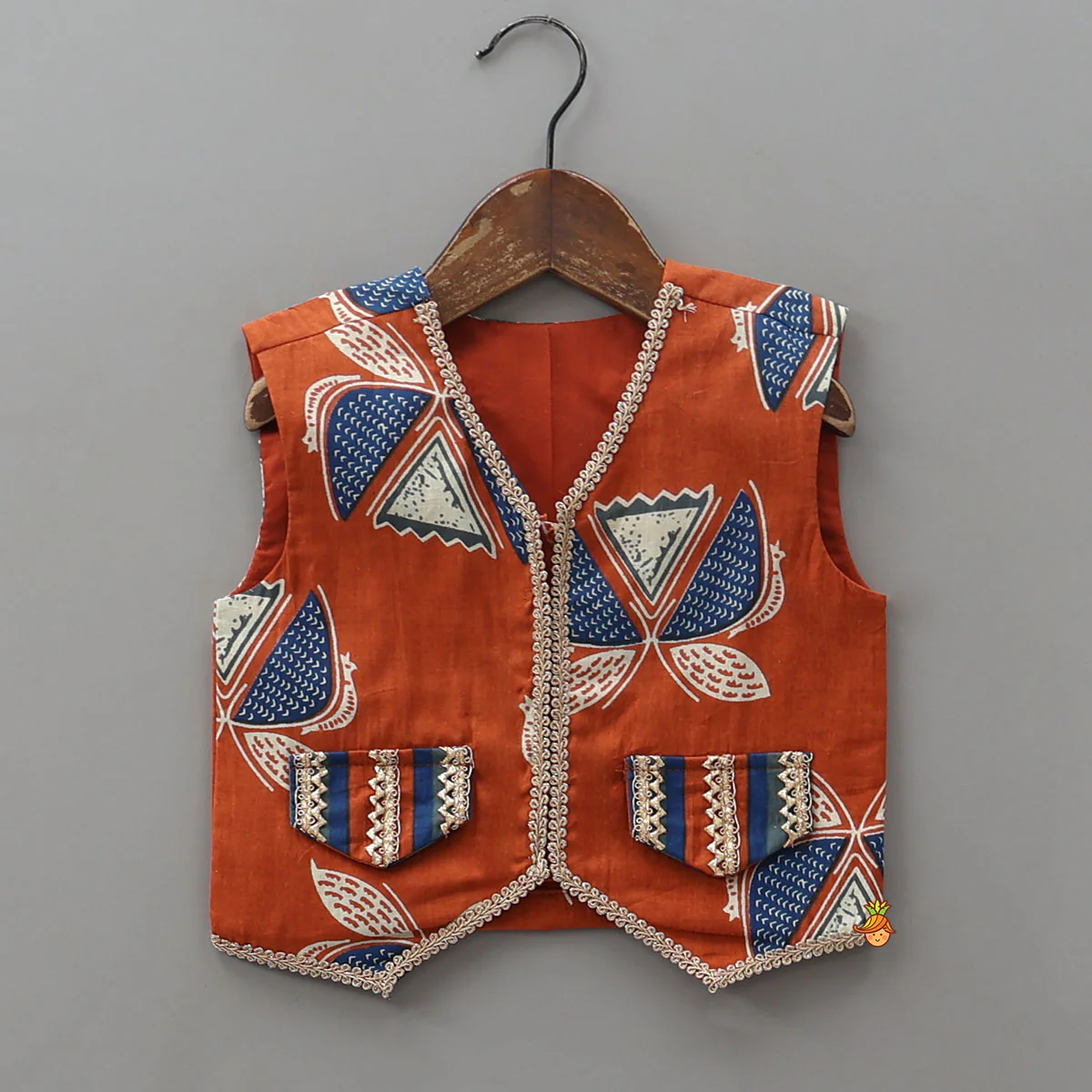 Faux Pocket Printed Top And Striped Lehenga - Image 3