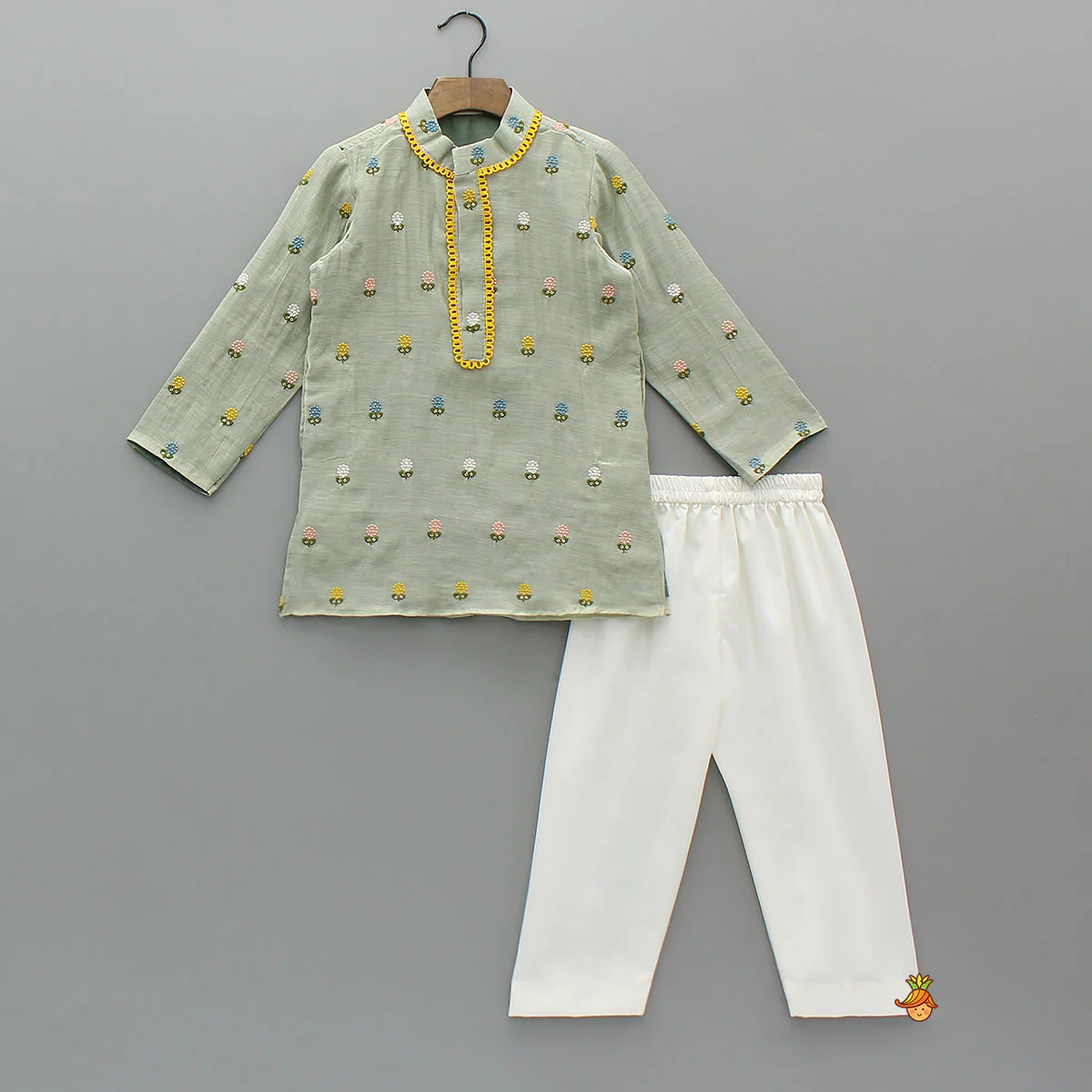 Floral Embroidered Mul Chanderi Kurta With Pyjama