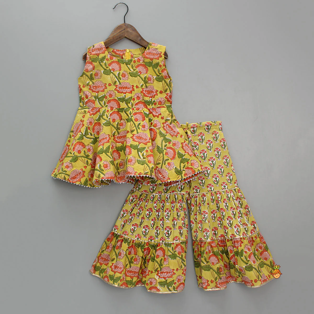 Floral Printed Flared Top And Tiered Sharara With Green Dupatta - Image 3