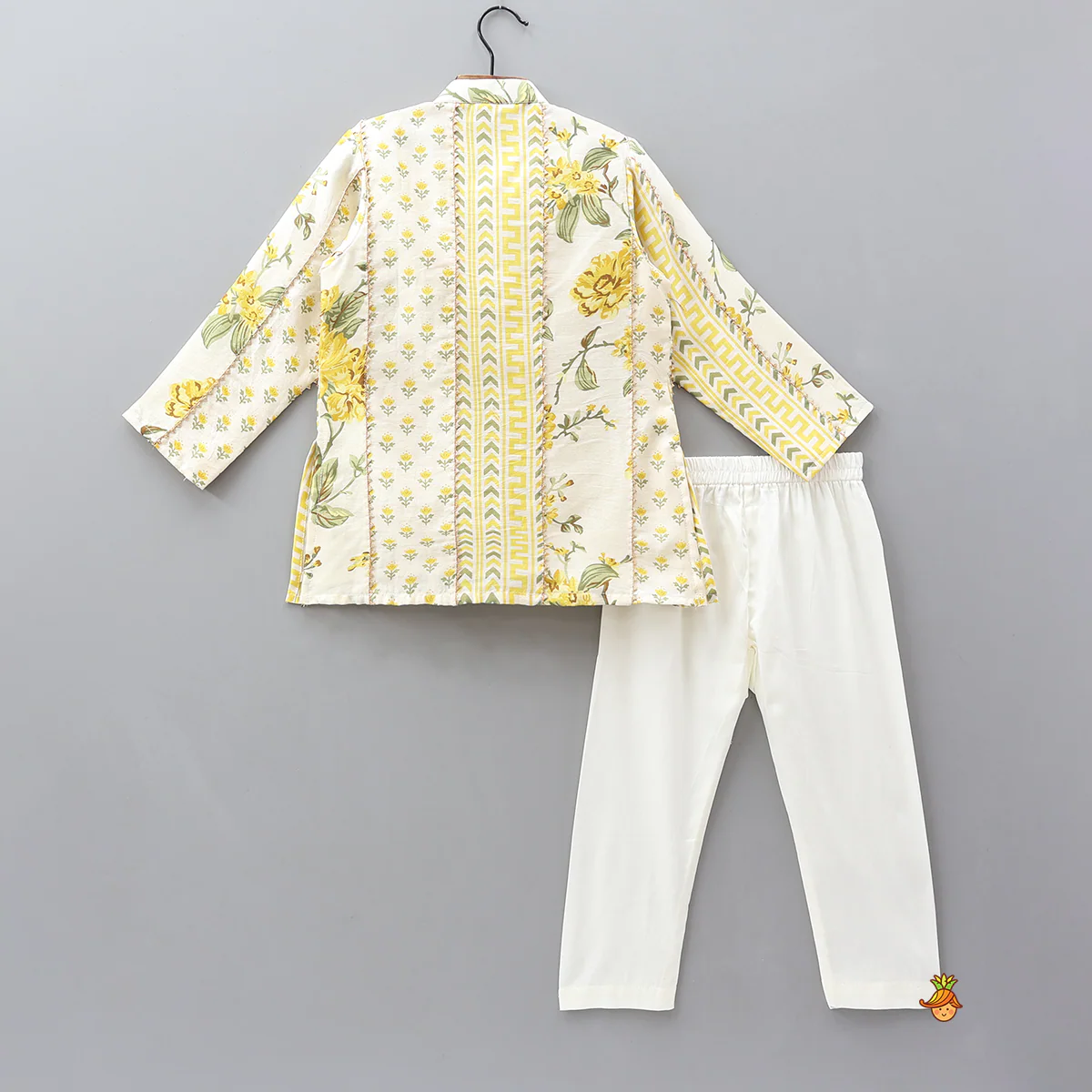 Floral Printed Ethnic Kurta And Pyjama - Image 2
