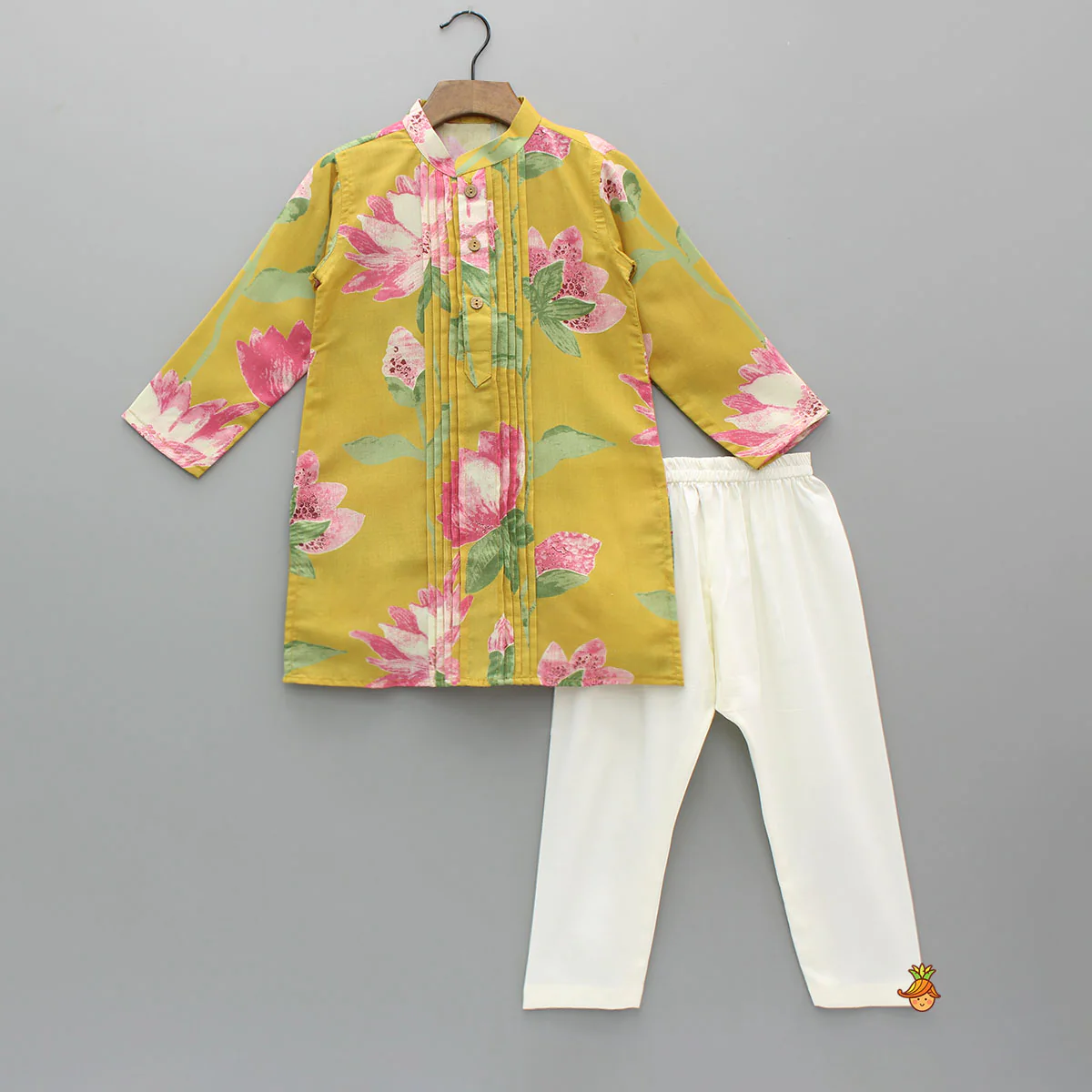 Floral Printed Pin Tuck Detailed Kurta With Pyjama