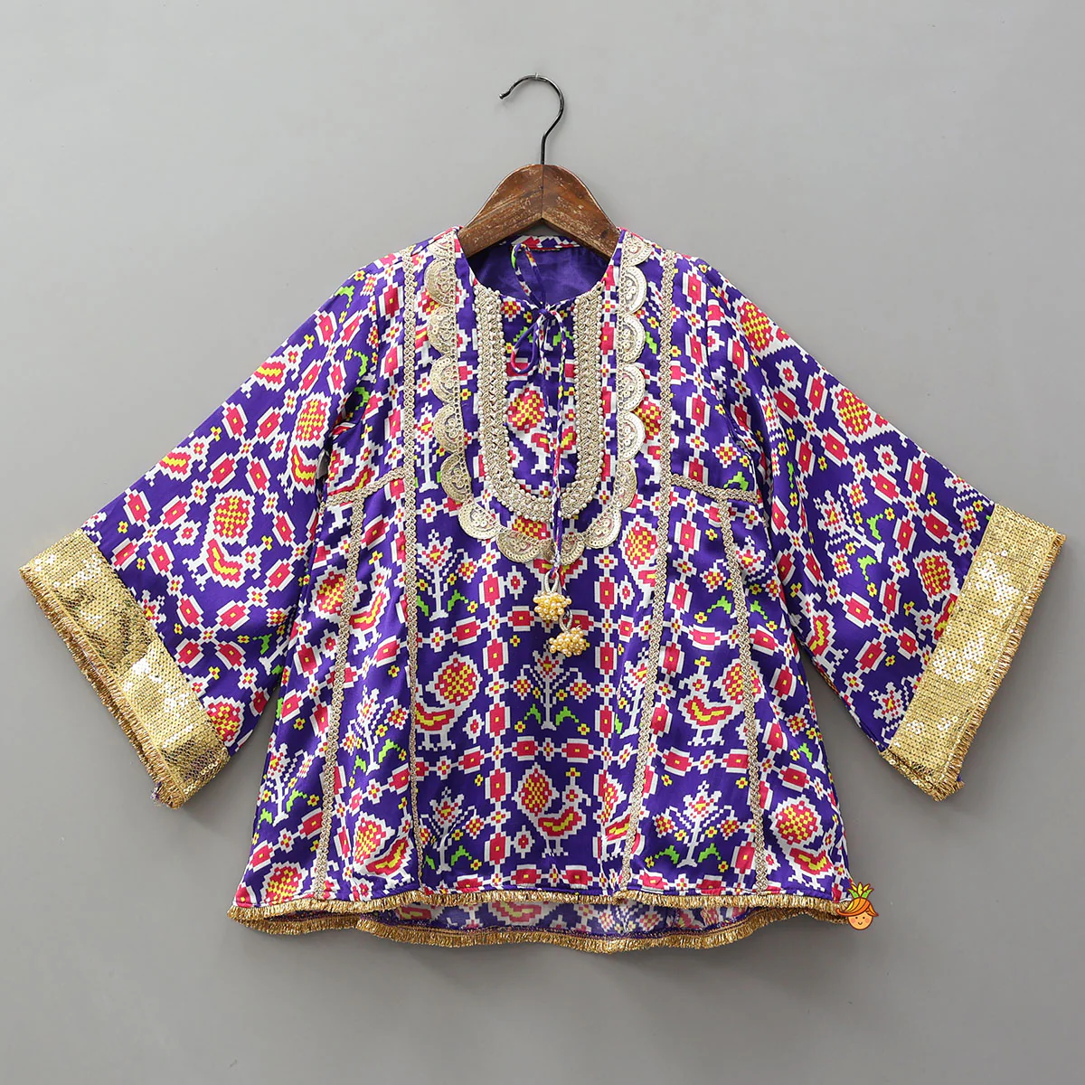 Front Knot Detail Patola Printed Kurti With Salwar And Contrasting Dupatta - Image 4