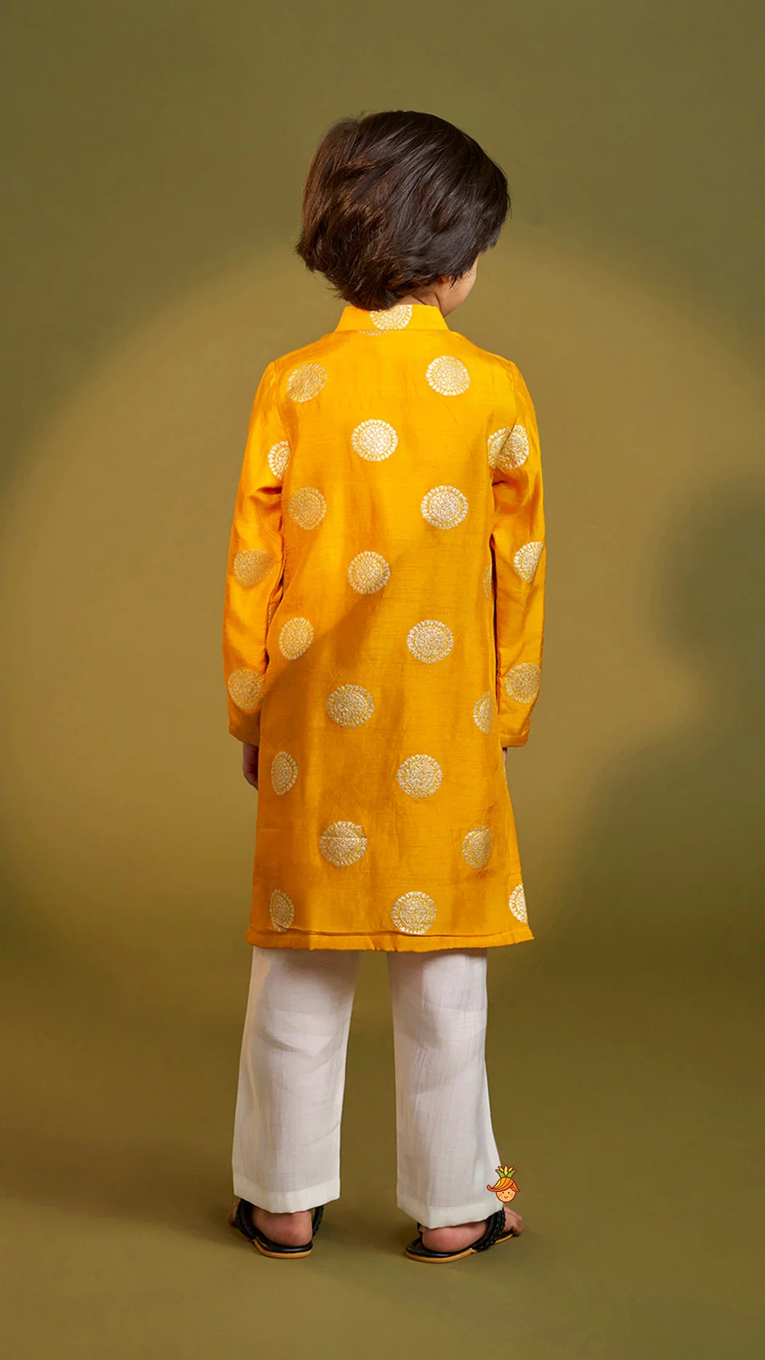 Front Open Ethnic Kurta And Pyjama - Image 9