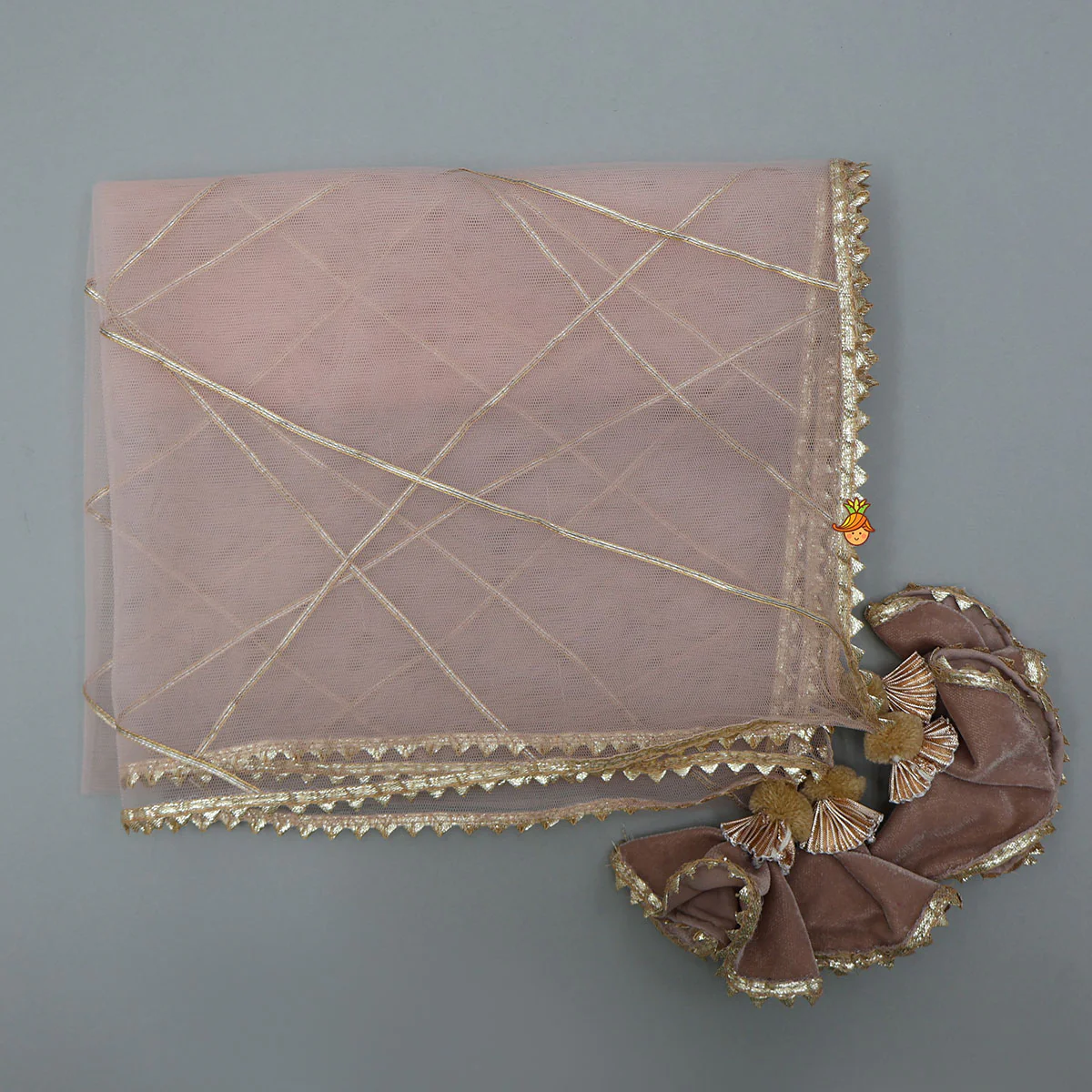 Front-Slit Velvet Kurti And Pant With Dupatta - Image 7