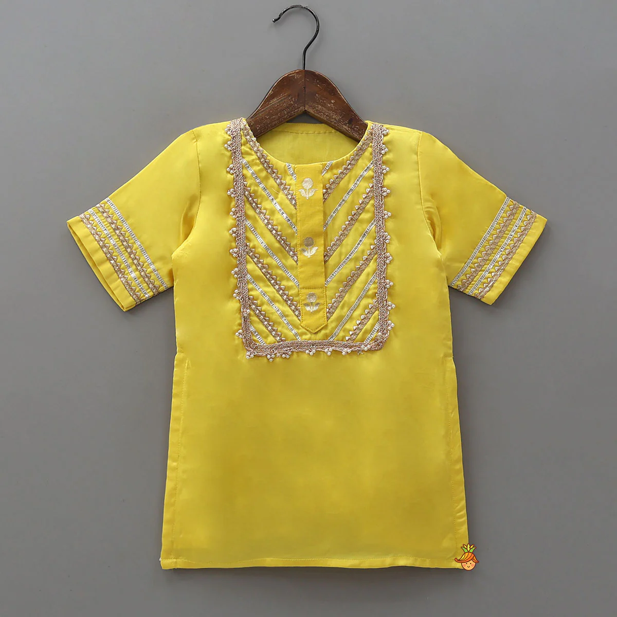 Gota Lace Detailed Yoke Kurti And Brocade Lehenga With Net Dupatta - Image 4