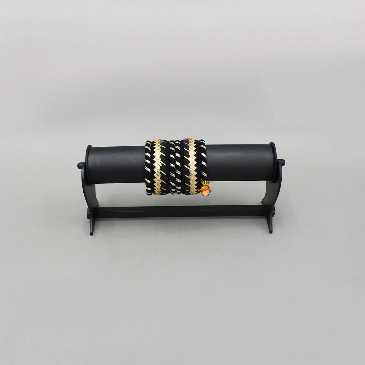 Gota Lace-Embellished Black Thread Bangles - Image 4