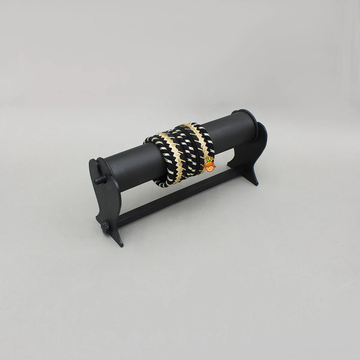 Gota Lace-Embellished Black Thread Bangles - Image 5