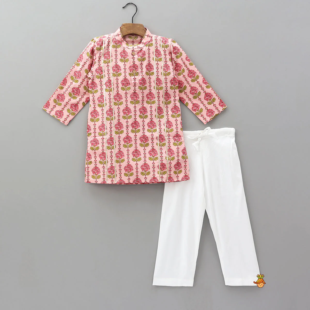 Graceful Floral Printed Kurta And Pyjama