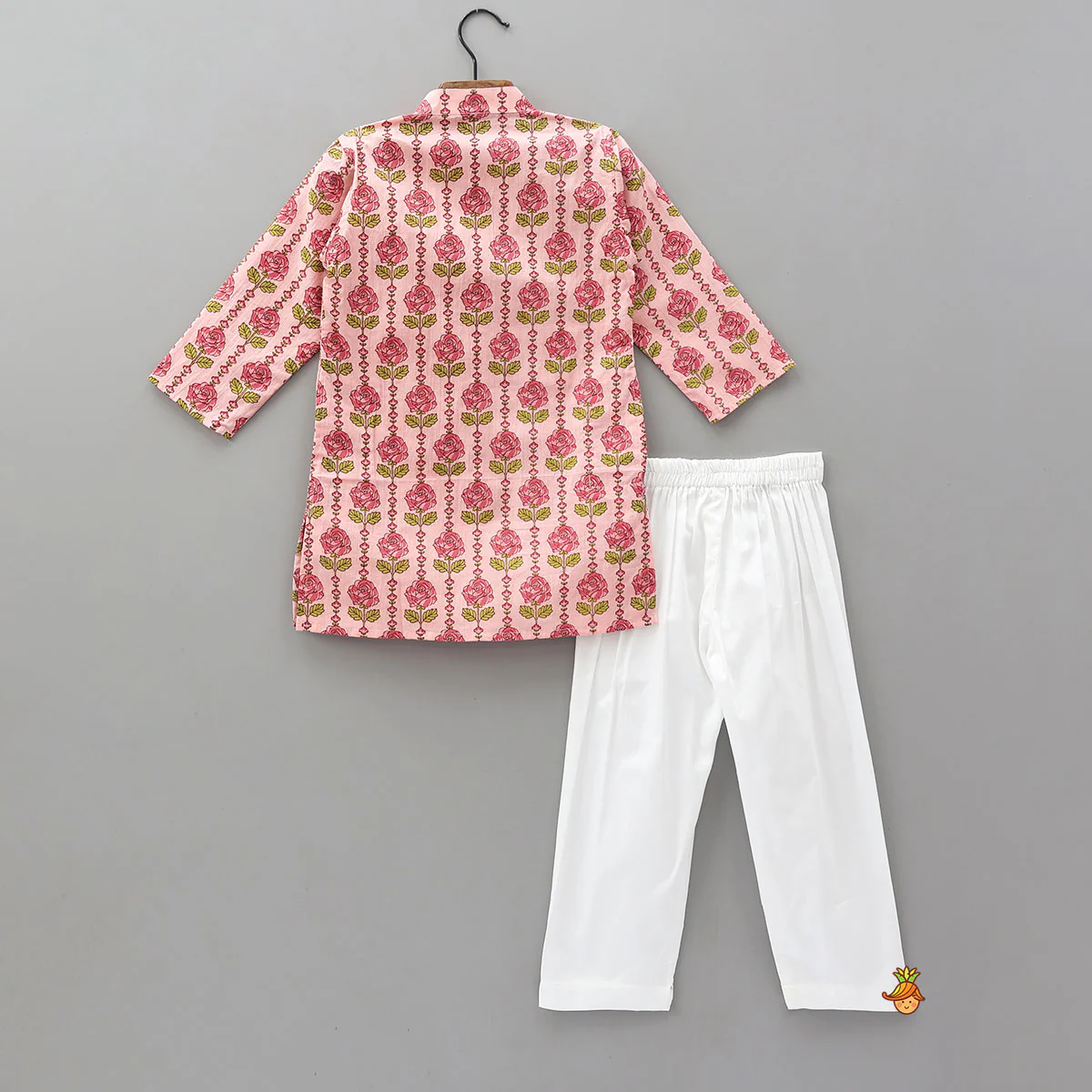 Graceful Floral Printed Kurta And Pyjama - Image 2