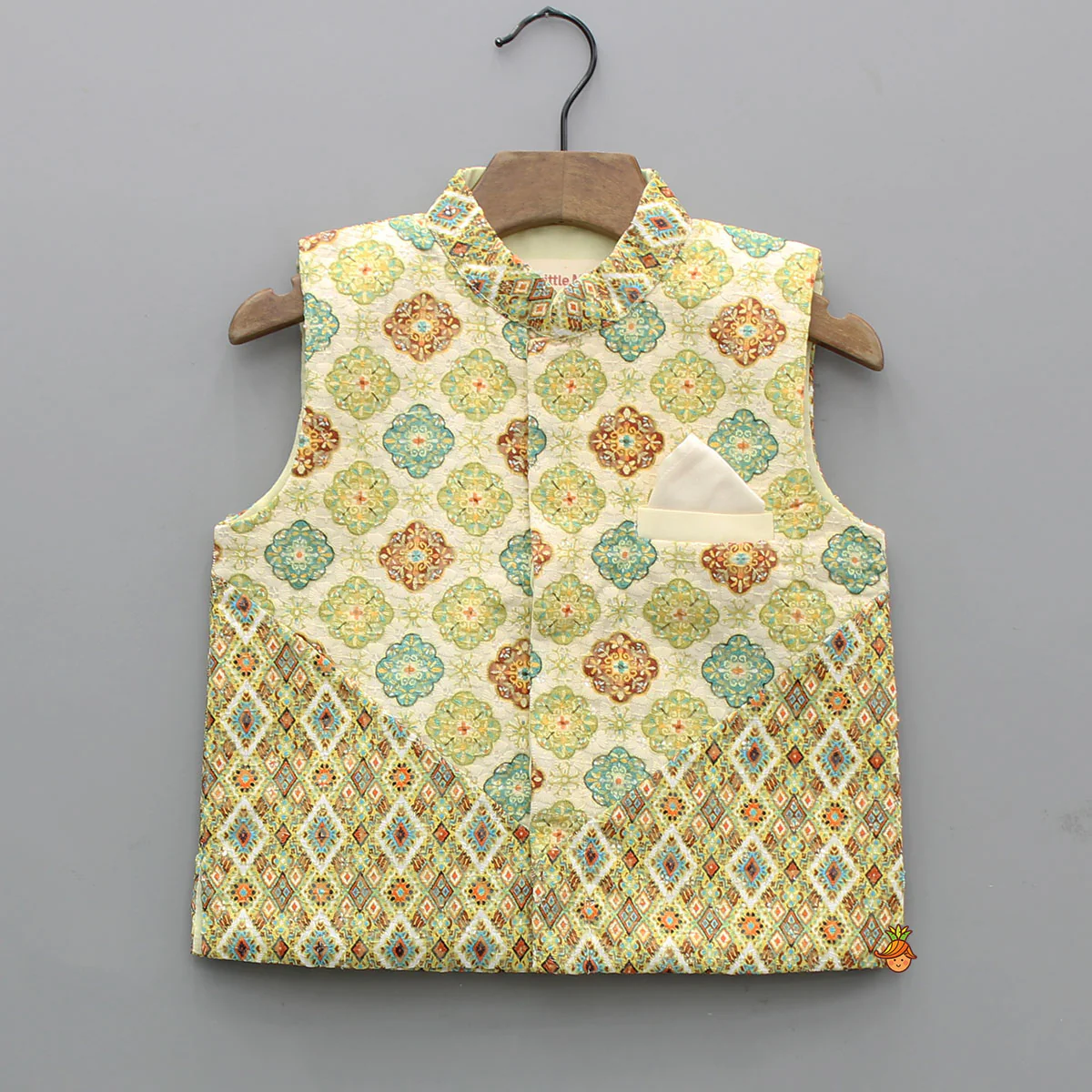 Green Kurta With Printed Jacket And Cream Pyjama - Image 6