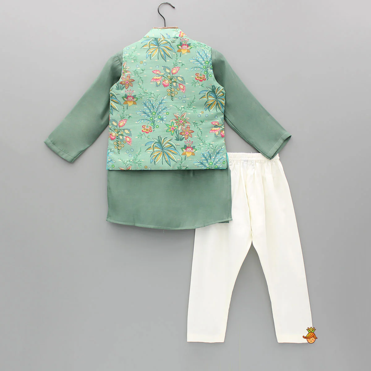 Green Kurta With Printed Jacket And Pyjama - Image 2