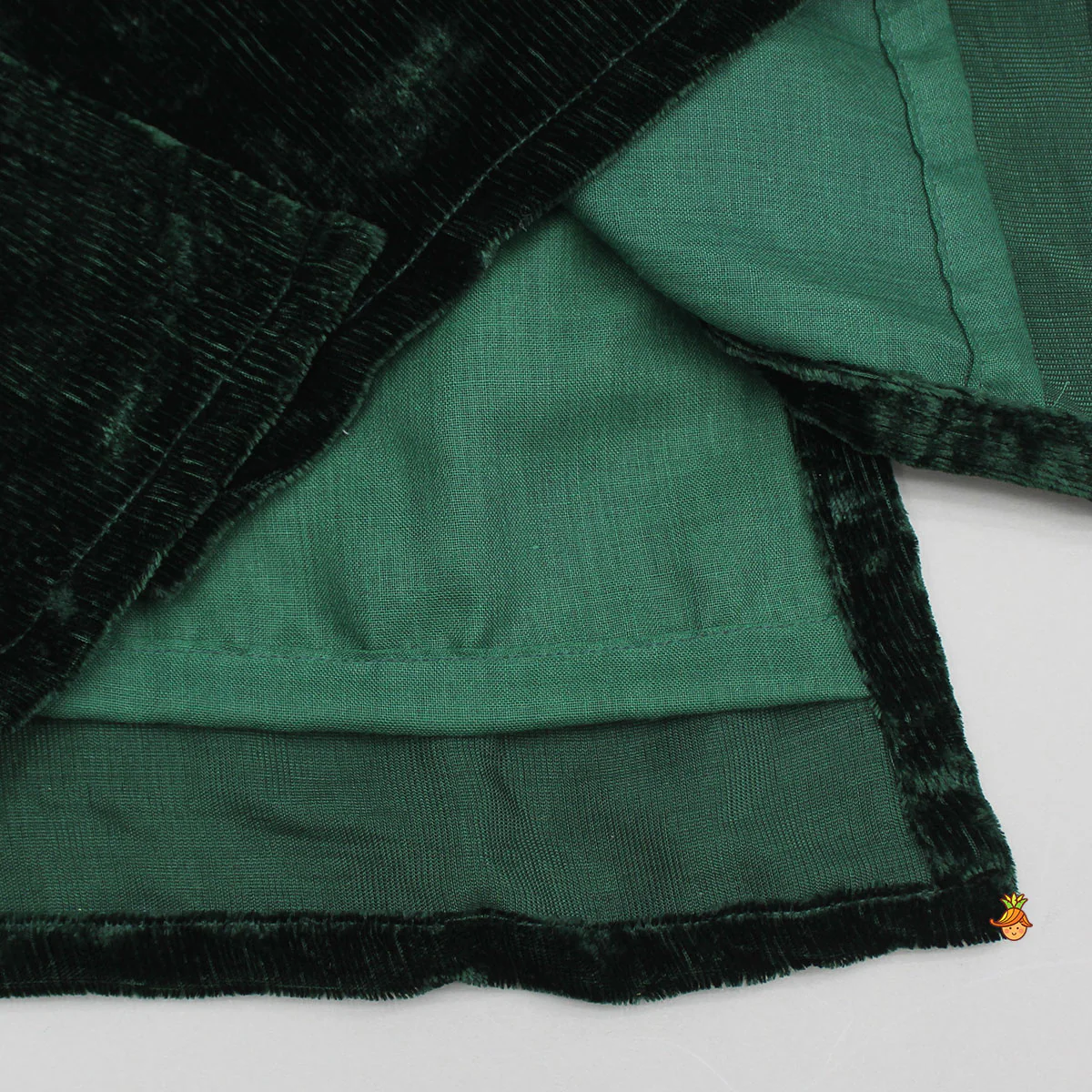 Green Velvet Zardozi Embroidered Kurti And Pant - Image 5