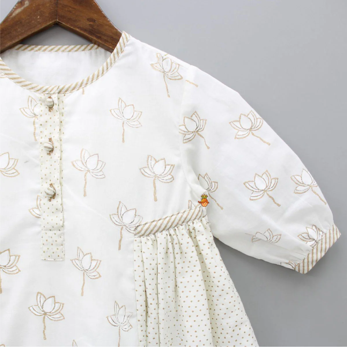 Hand Block Lotus And Polka Dots Printed Potli Buttons Detail Off White Dress - Image 3