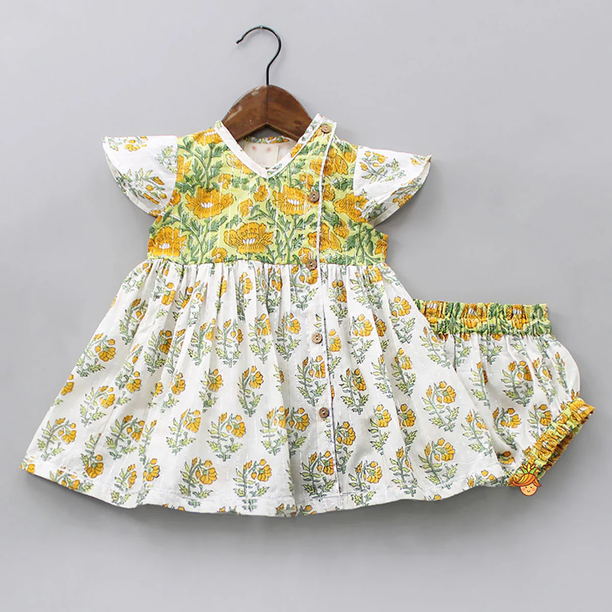 Hand Block Printed Multicolour Infant Baby Set With Swaddle - Image 3