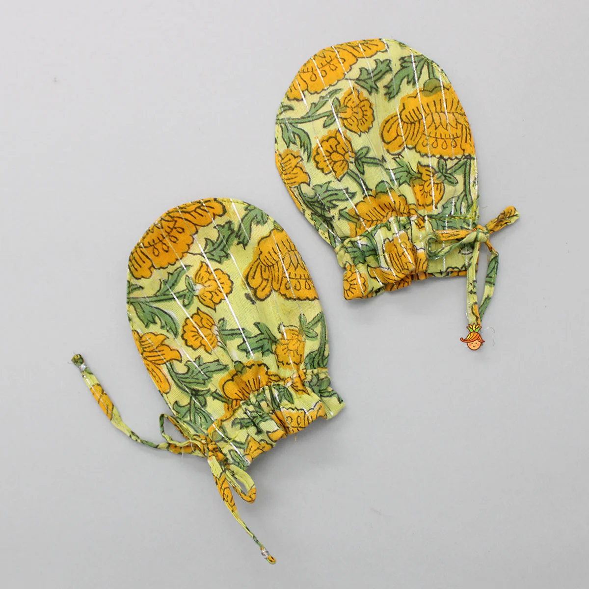 Hand Block Printed Multicolour Infant Baby Set With Swaddle - Image 7