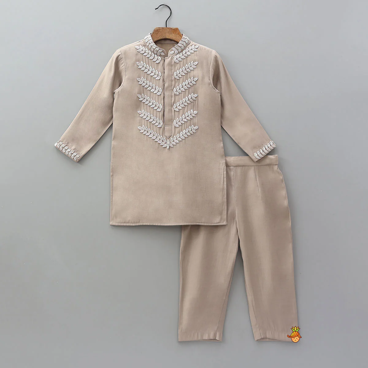 Hand Embroidered Elegant Kurta With Pants