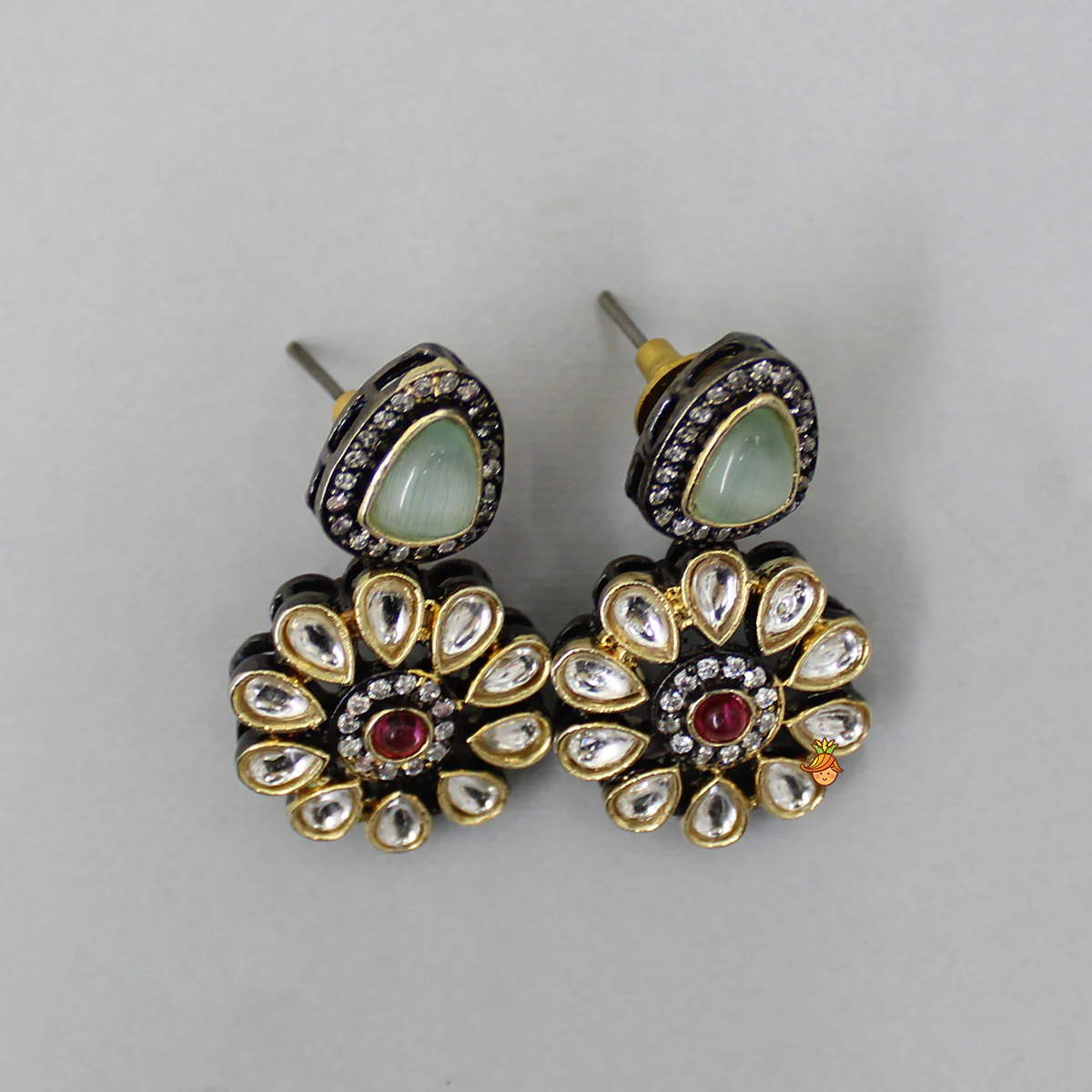 Handcrafted Beautiful Choker Necklace and Earrings - Image 4
