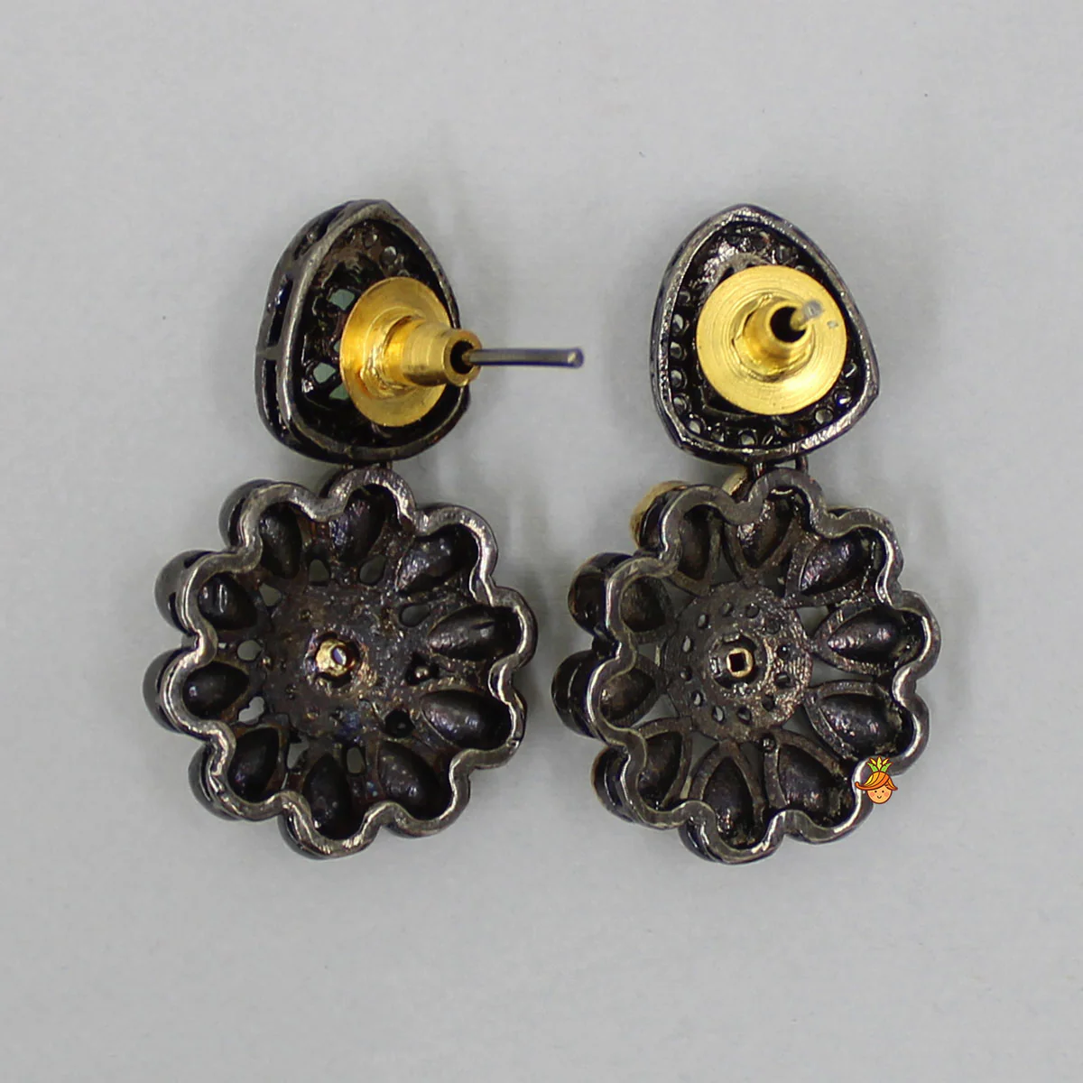 Handcrafted Beautiful Choker Necklace and Earrings - Image 5