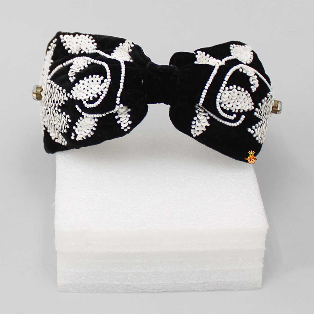 Intricate Sequins Embroidered Black Velvet Hair Band - Image 2