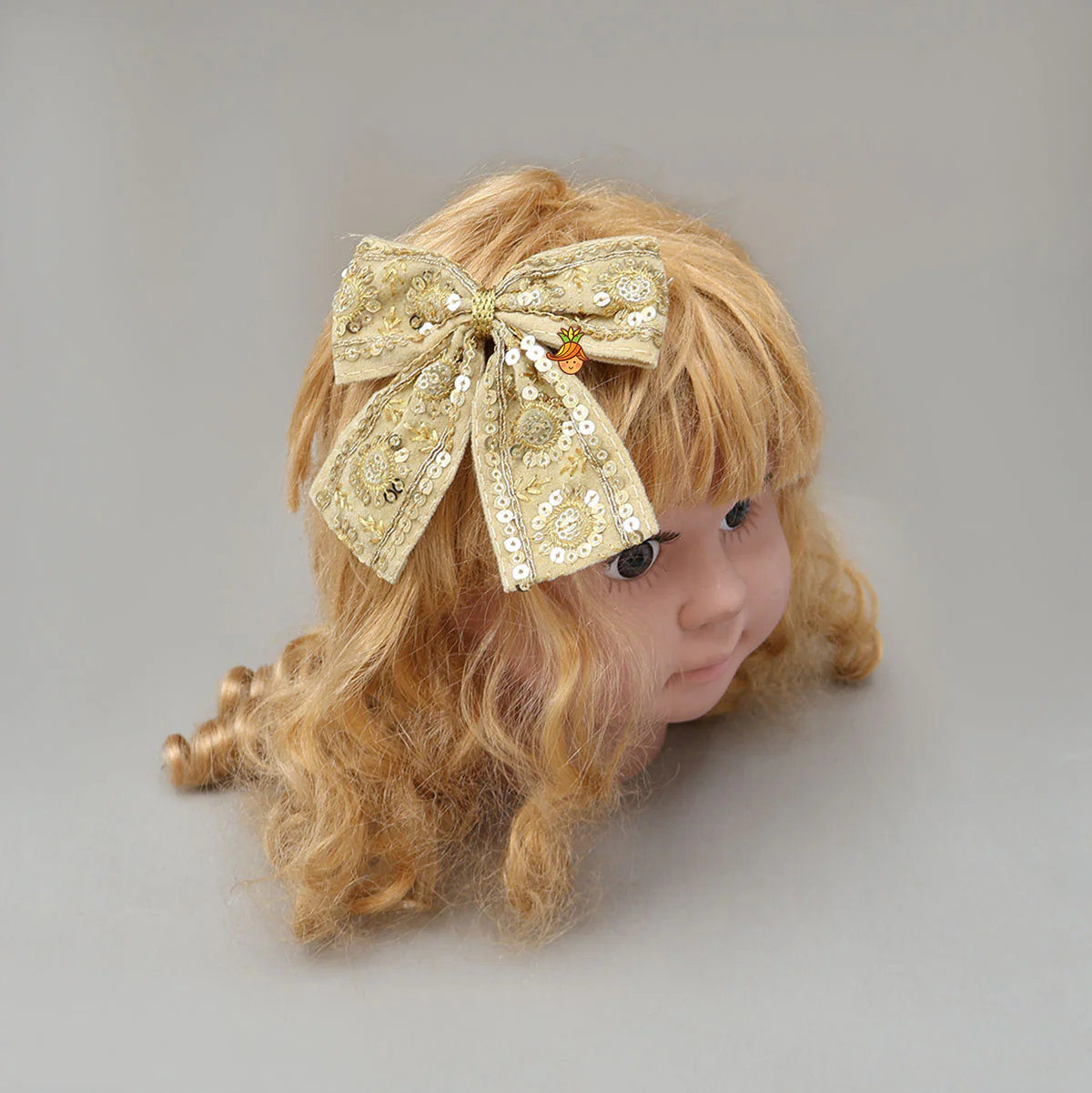 Intricately Embroidered Eye-Catching Velvet Hair Clip - Image 4