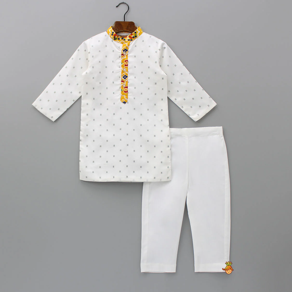 Kurta And Bandhani Printed Jacket With Pyjama - Image 3