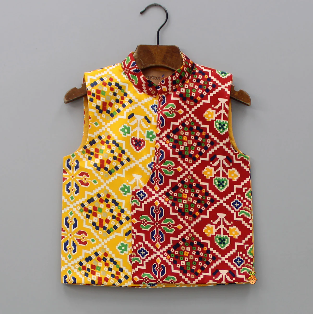 Kurta And Bandhani Printed Jacket With Pyjama - Image 6