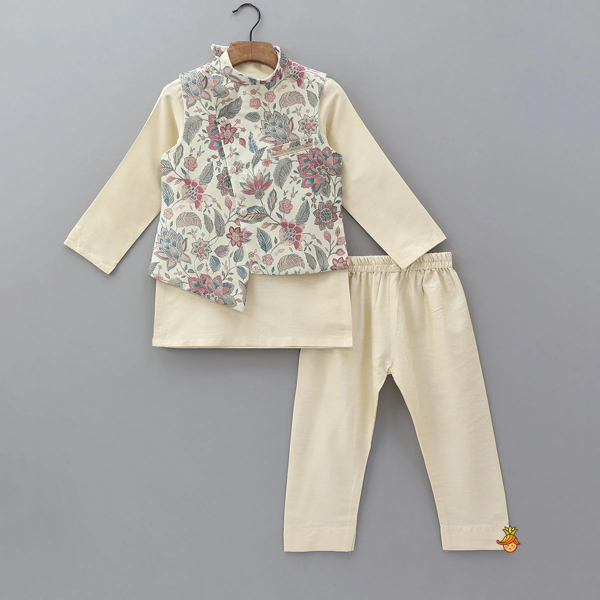 Ethnic Kurta And Diagonal Faux Button Detail Jacket With Pyjama
