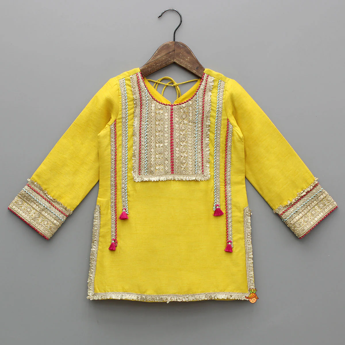 Lace Adorned Kurti With Matching Pant And Dupatta - Image 4