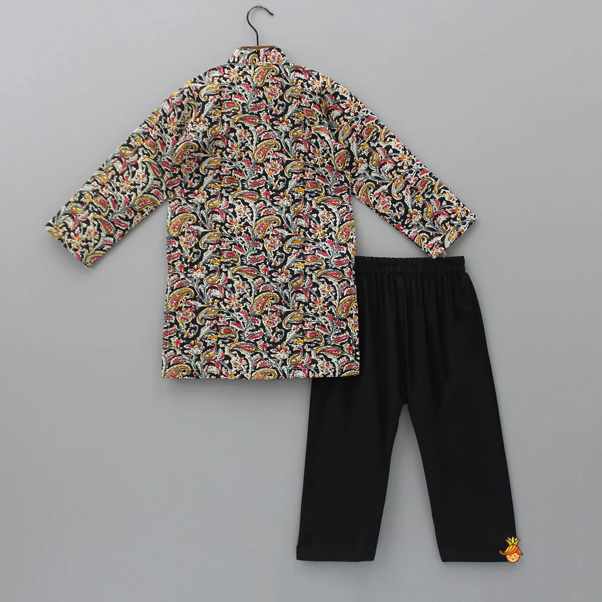 Lace Detail Front Placket Multicolour Printed Kurta And Black Pyjama - Image 2
