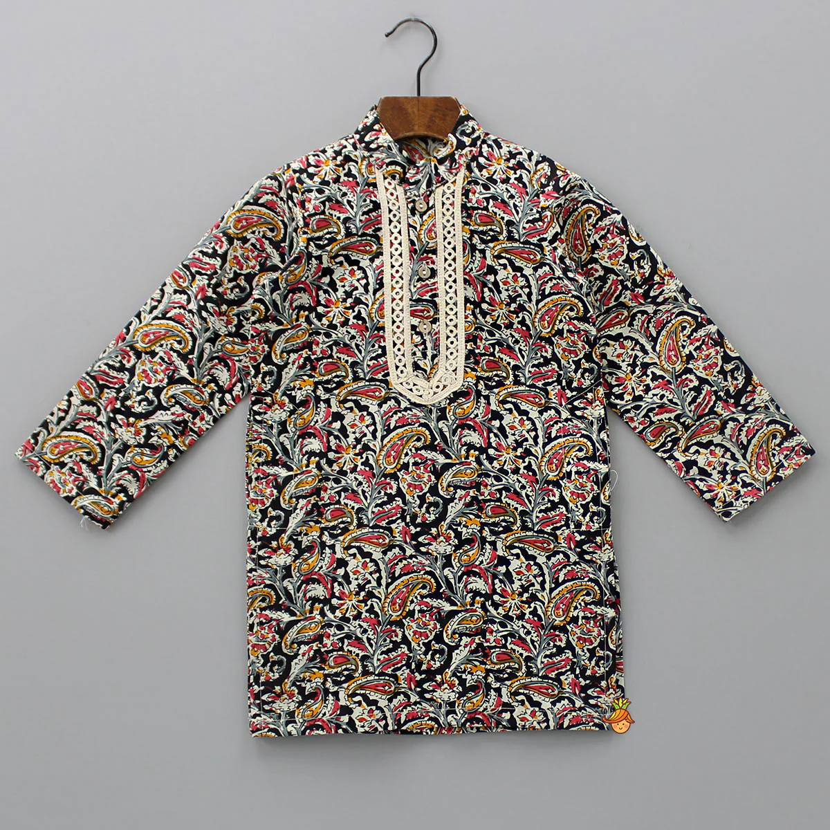 Lace Detail Front Placket Multicolour Printed Kurta And Black Pyjama - Image 3